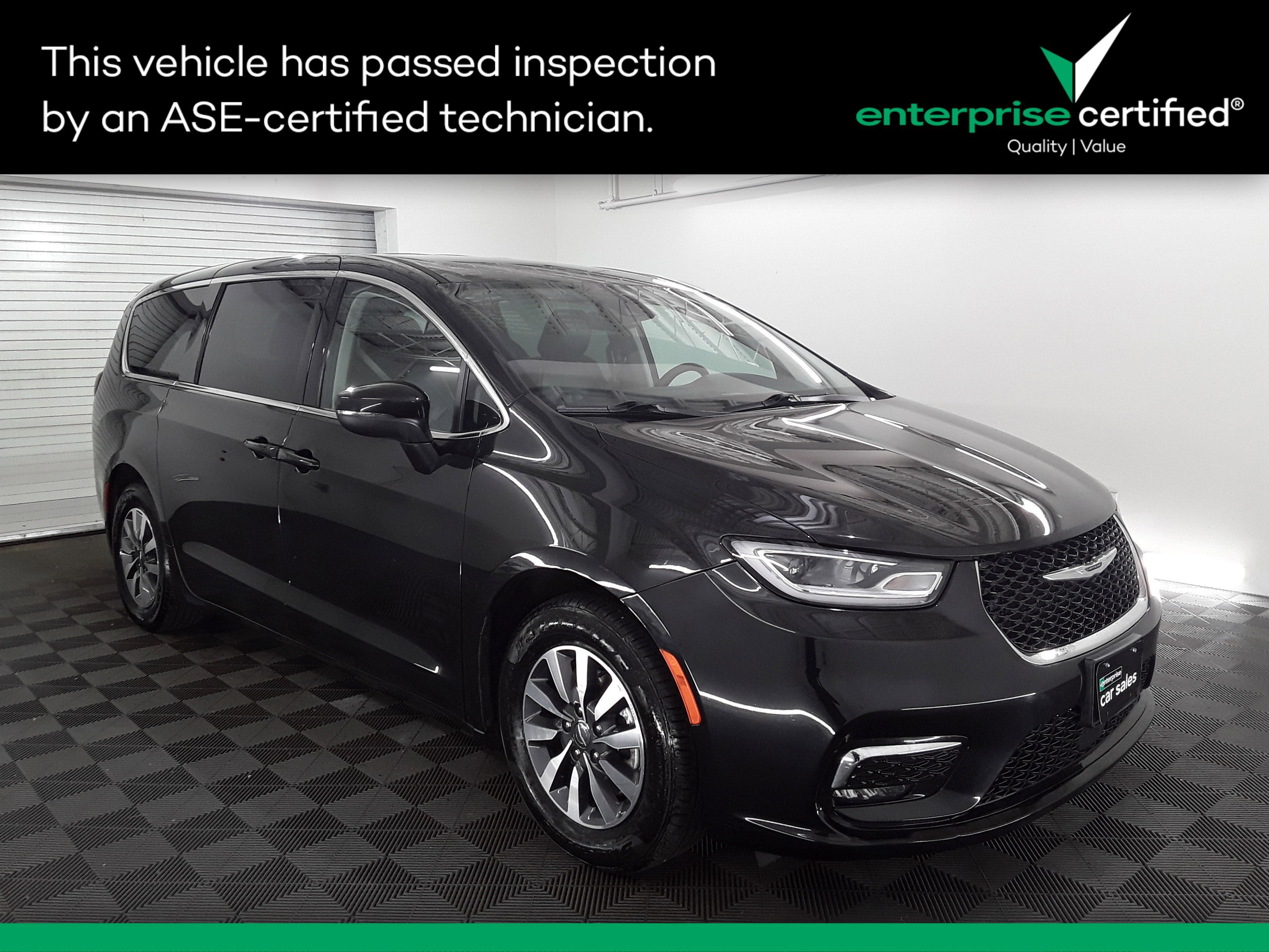 Used 2023 Chrysler Pacifica Hybrid Touring L FWD