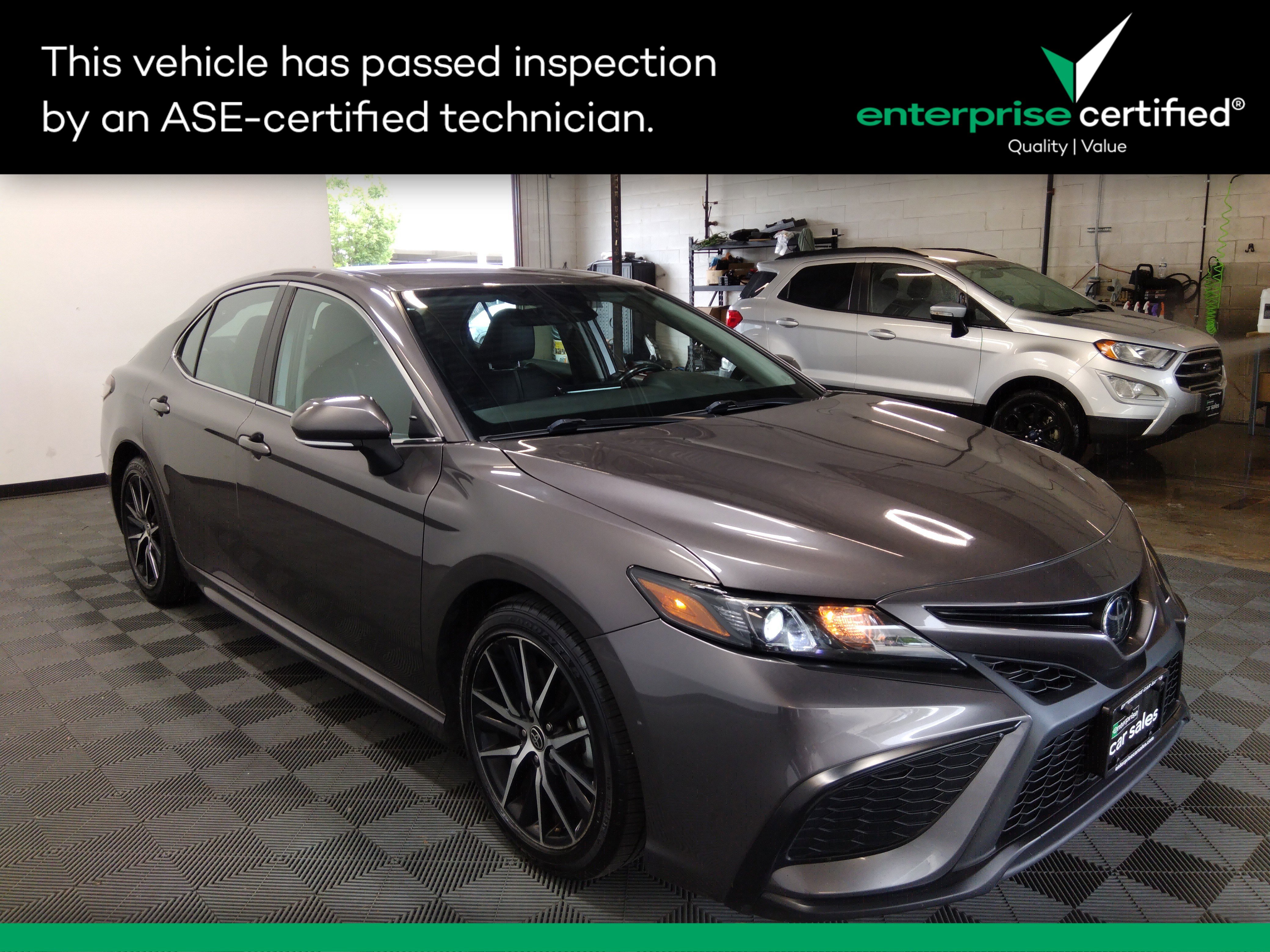 2022 Toyota Camry SE Auto