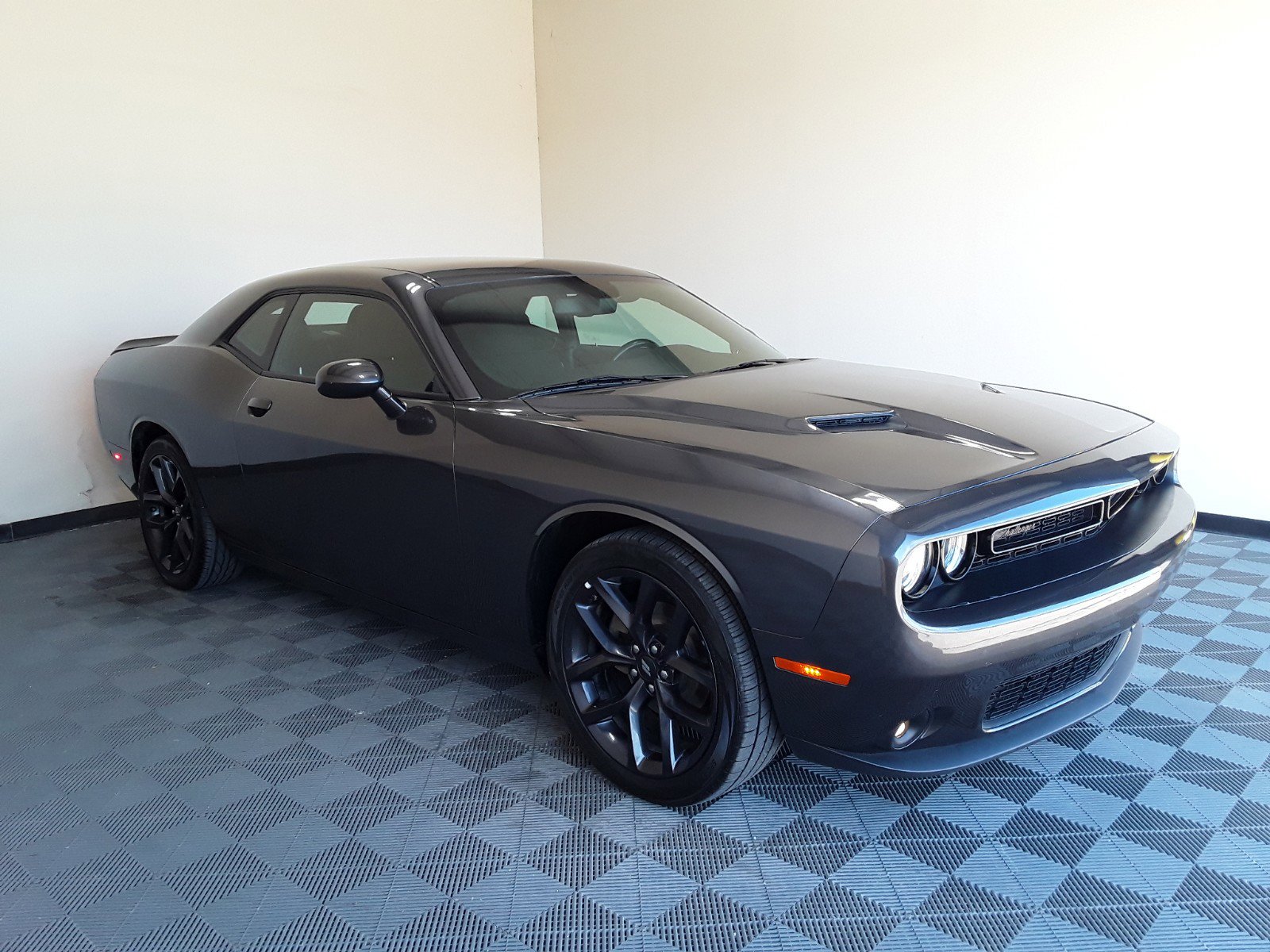 2022 Dodge Challenger SXT RWD