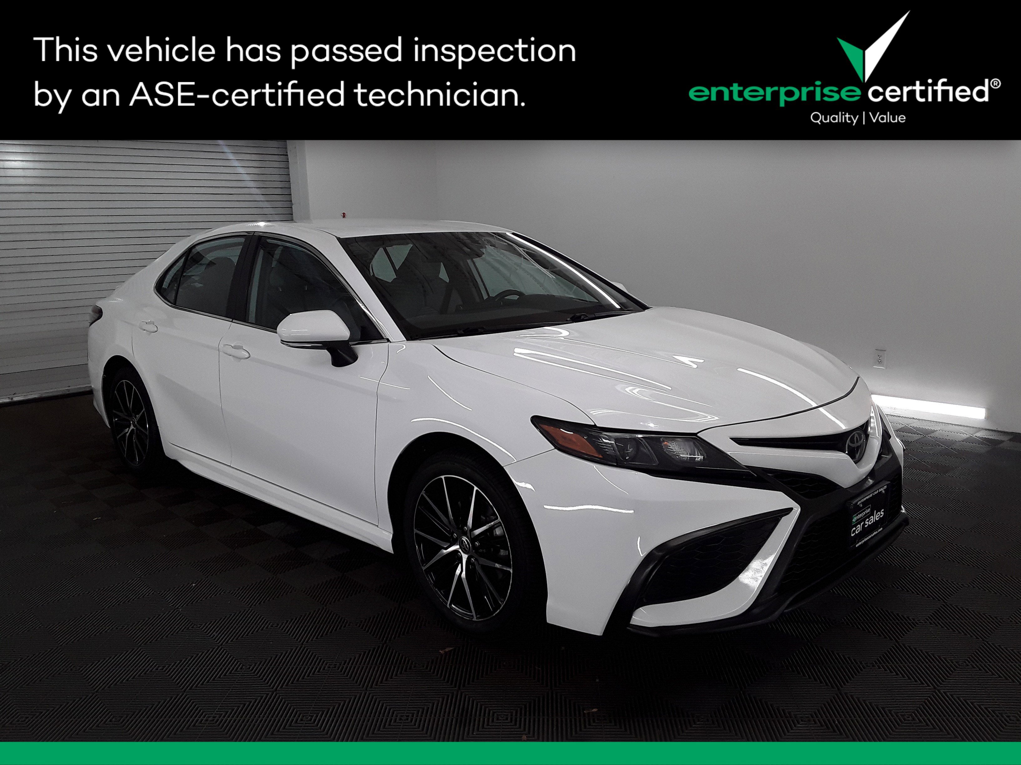 2022 Toyota Camry SE Auto