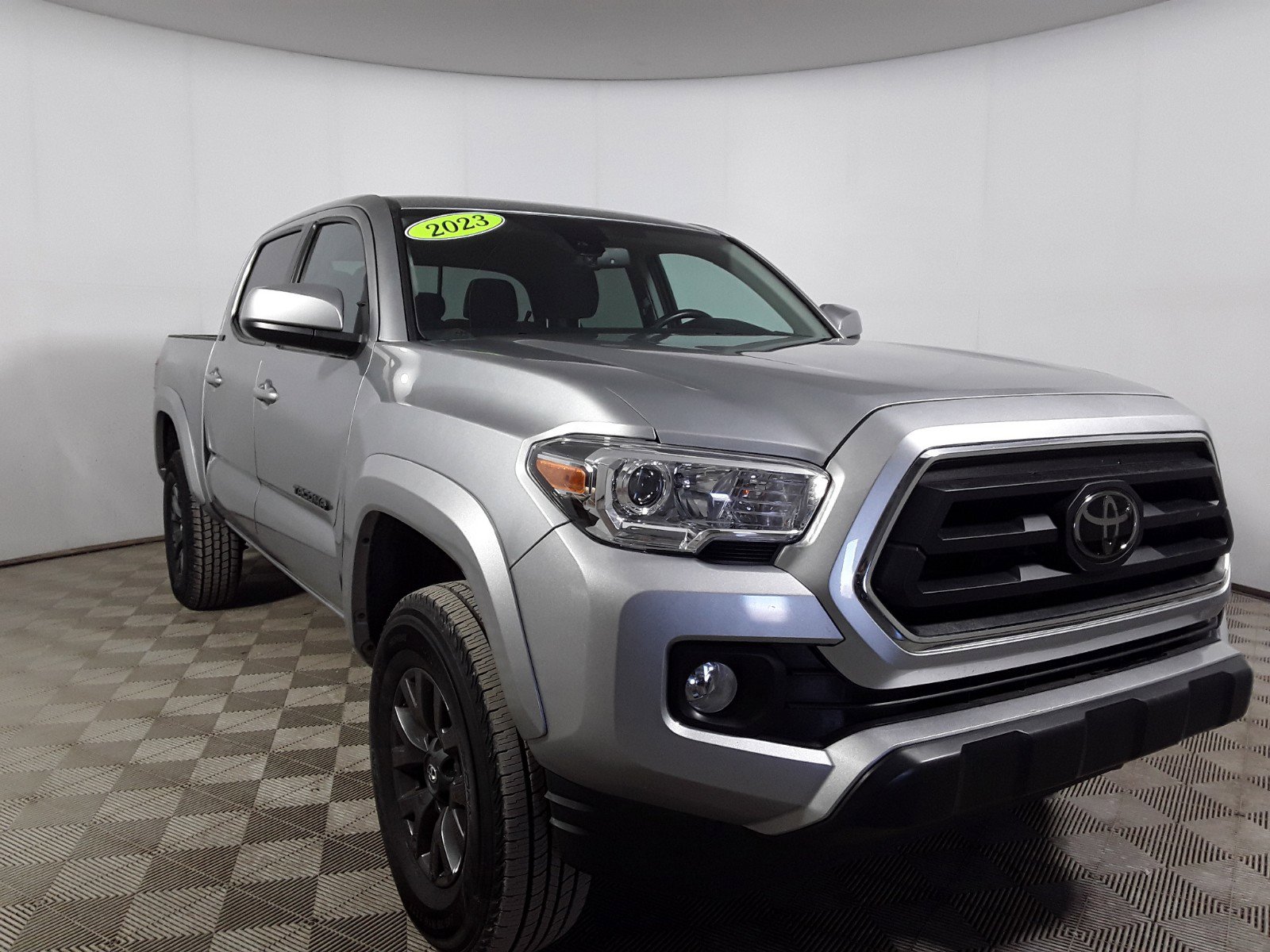 2023 Toyota Tacoma 4WD SR5 Double Cab 5' Bed V6 AT