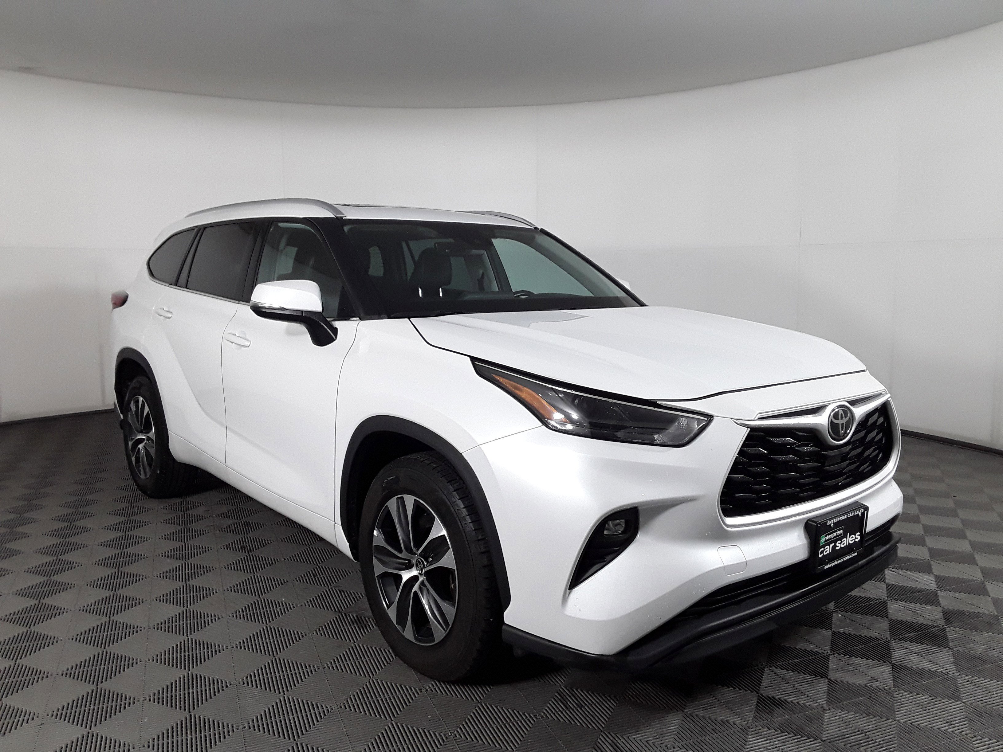2022 Toyota Highlander XLE FWD