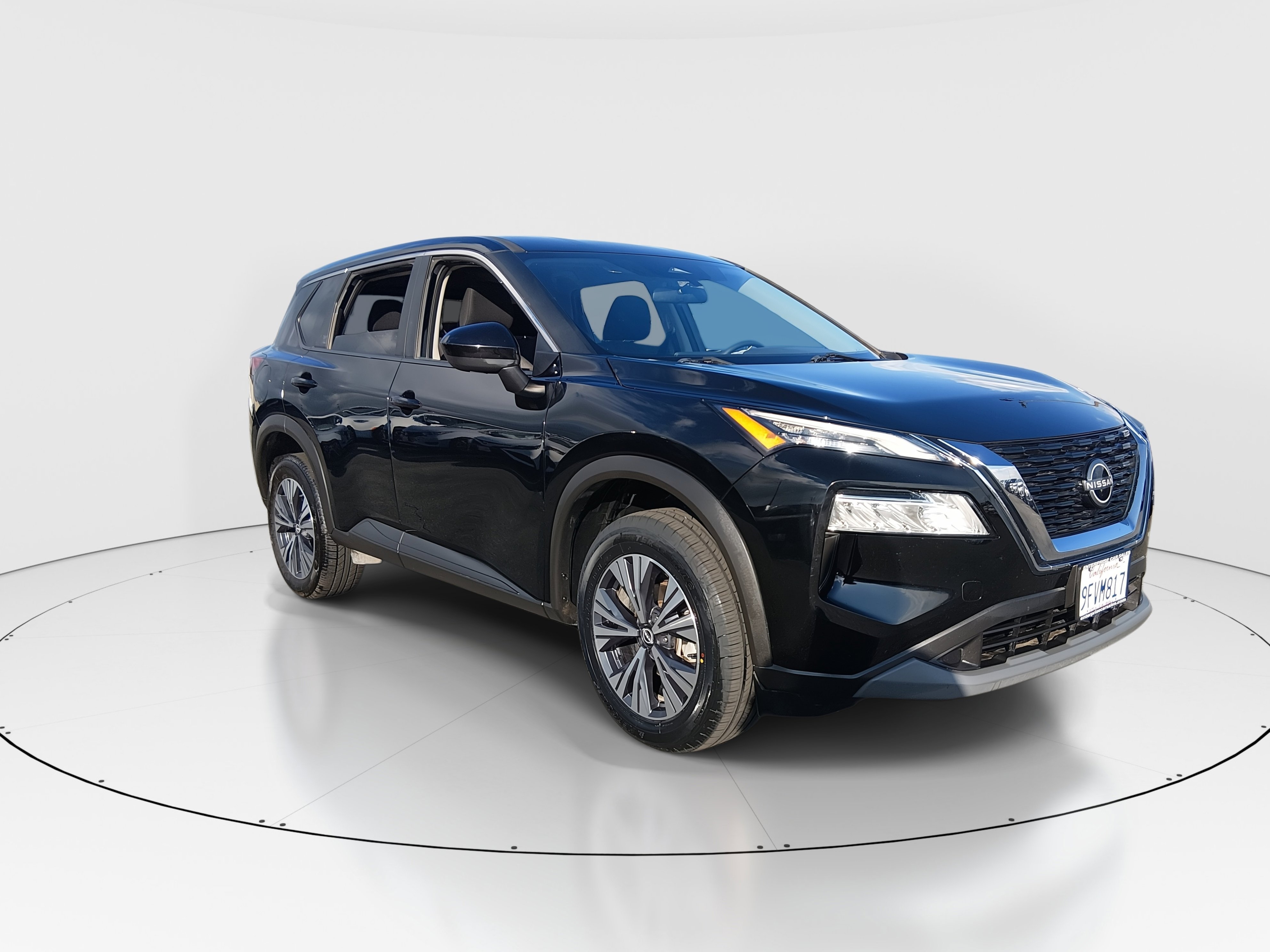 2023 Nissan Rogue SV's photo