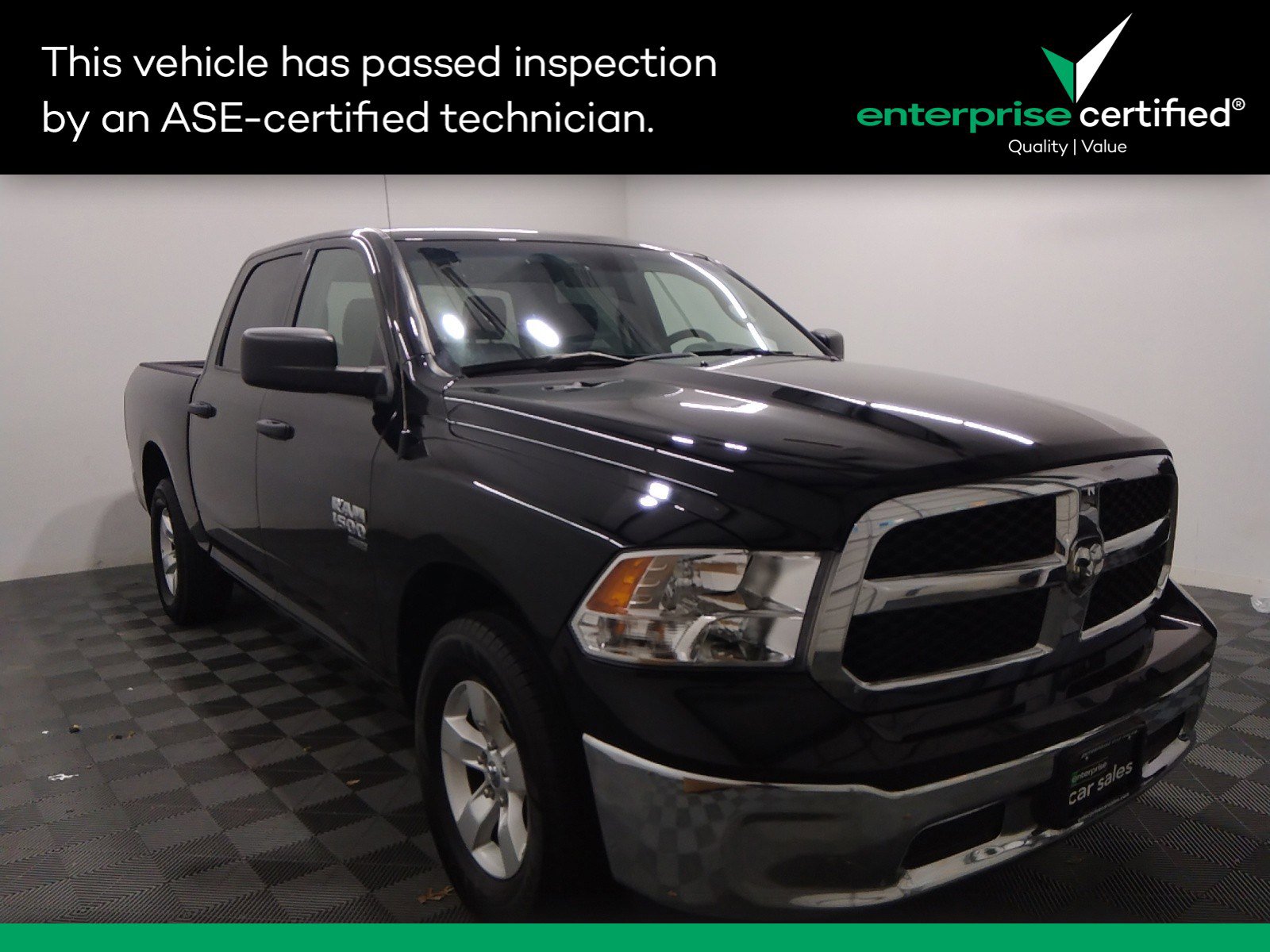 2022 Ram 1500 Classic SLT 4x2 Crew Cab 5'7