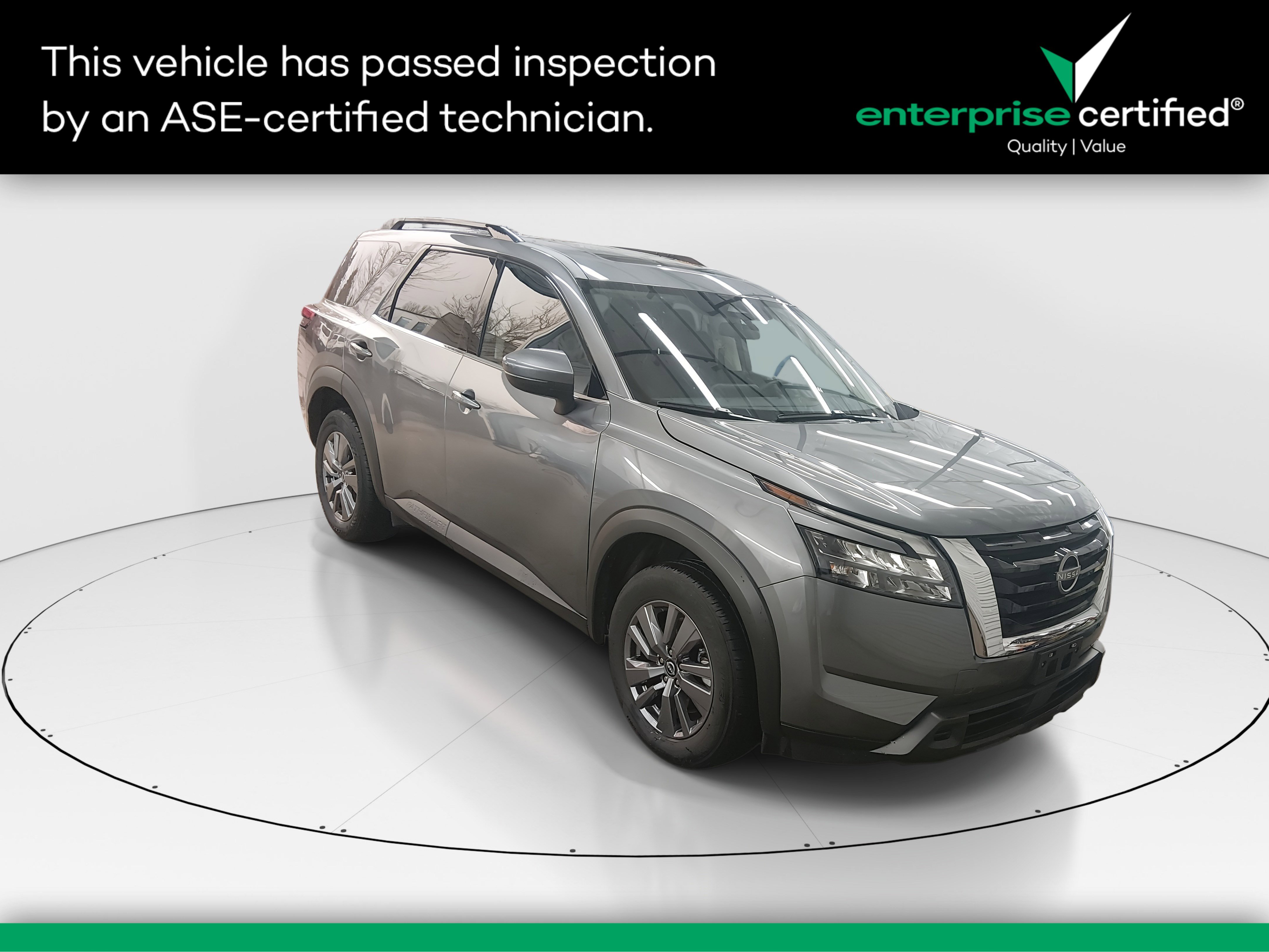 2024 Nissan Pathfinder SV's photo