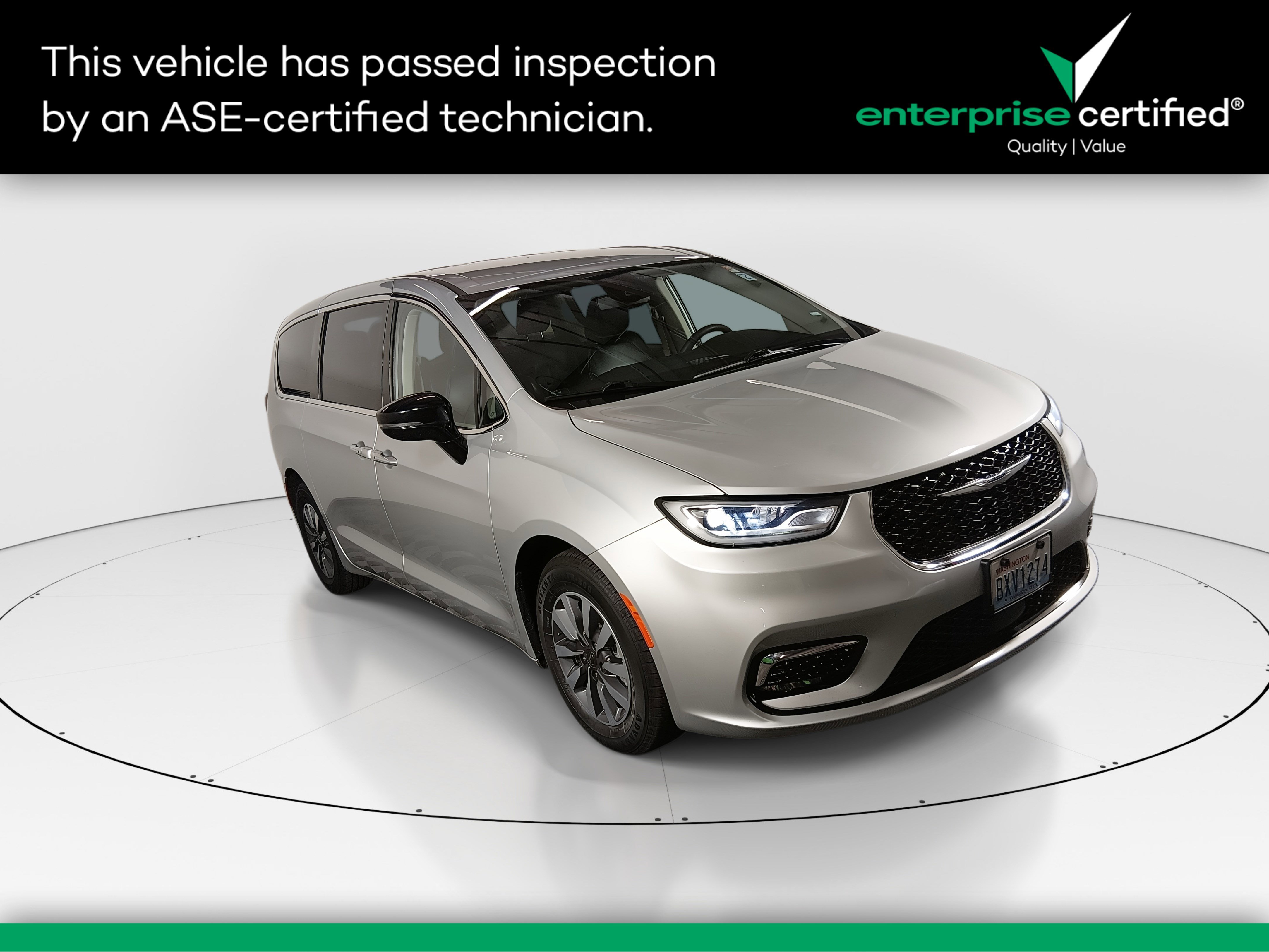 2024 Chrysler Pacifica PHEV Select's photo