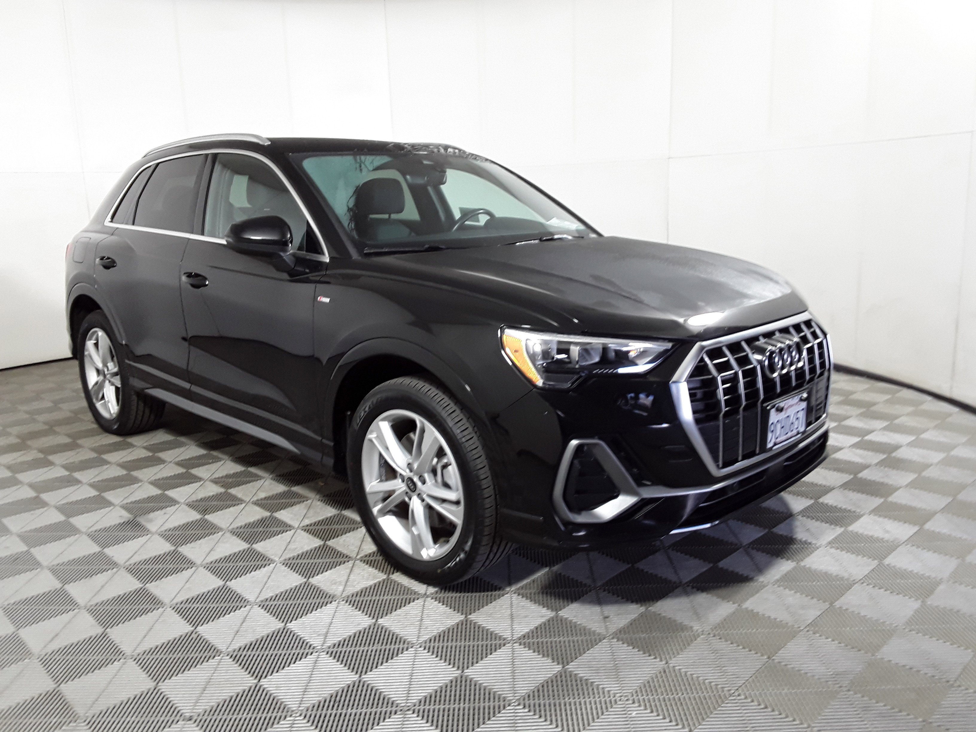 2022 Audi Q3 S line Premium 45 TFSI quattro