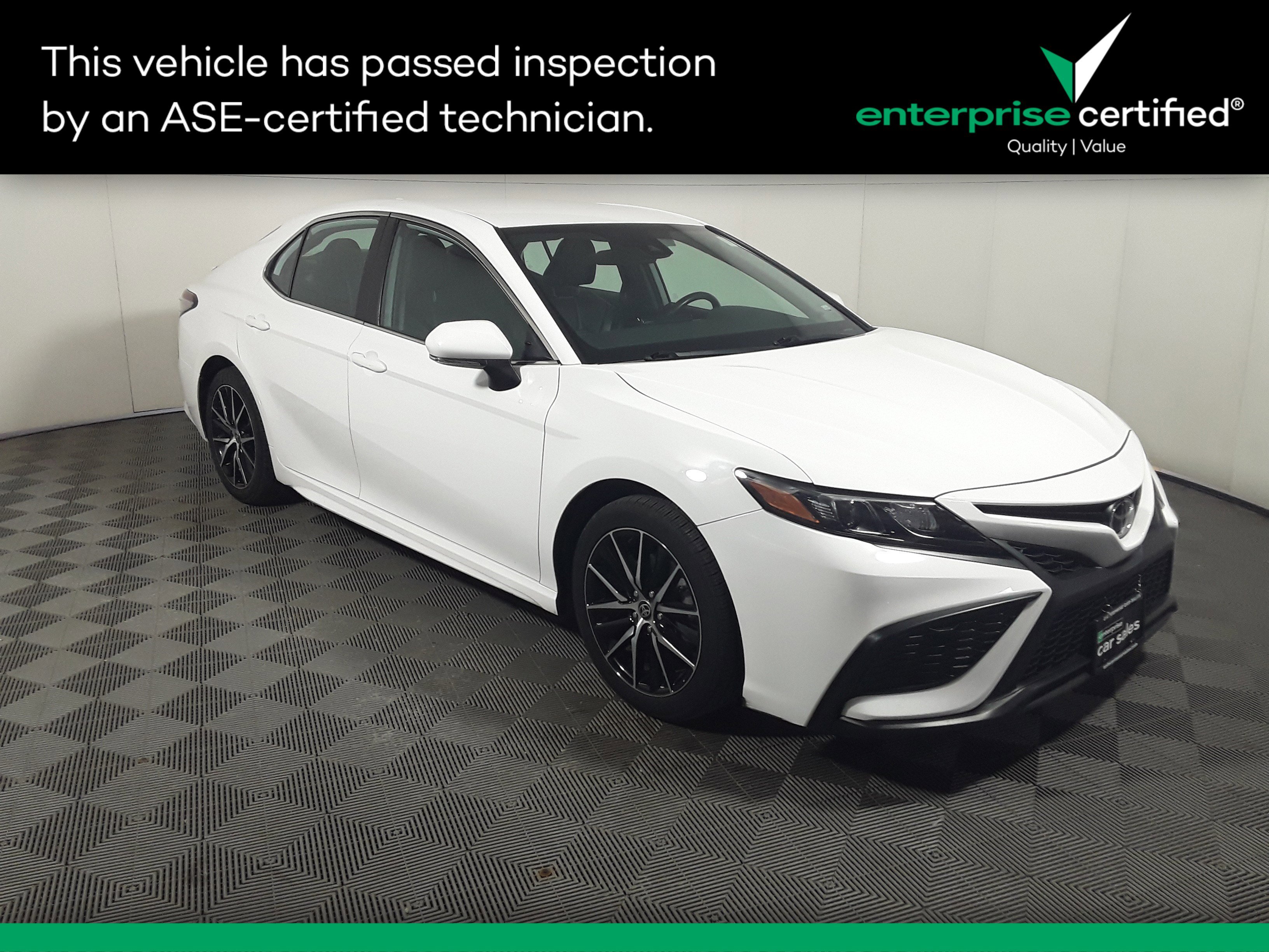2023 Toyota Camry SE Auto