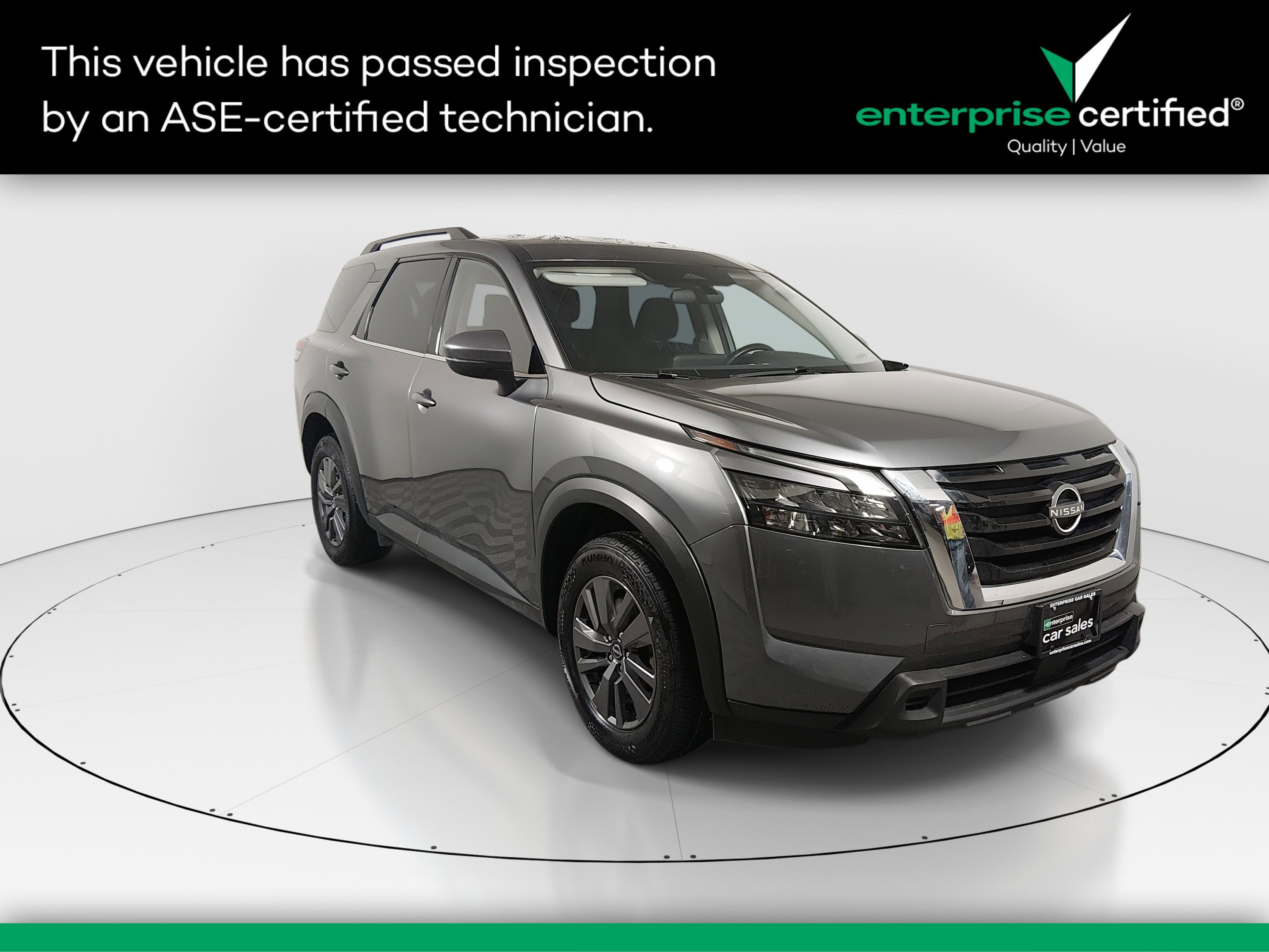 2024 Nissan Pathfinder SV's photo