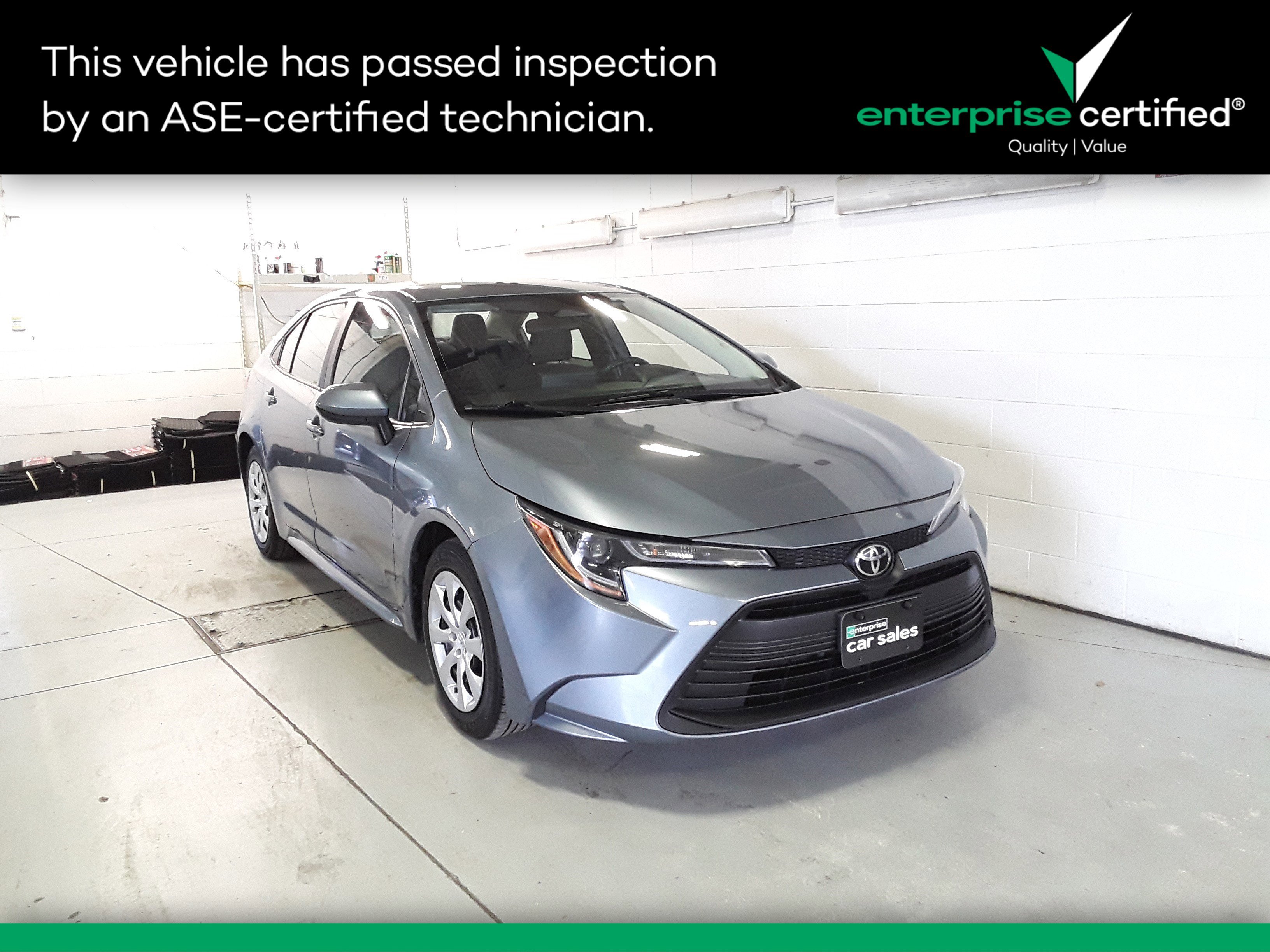 2023 Toyota Corolla LE's photo