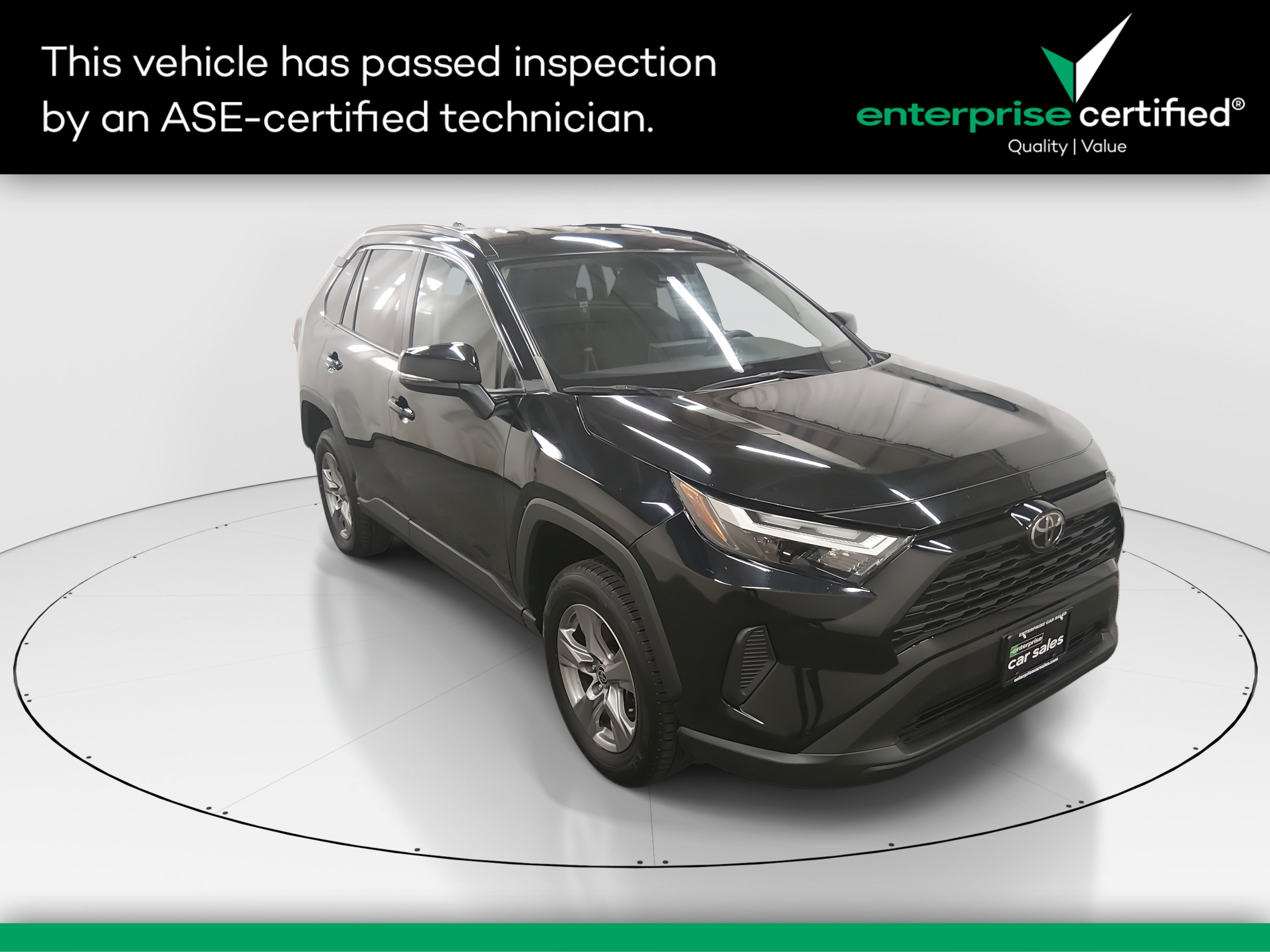 2024 Toyota RAV4 XLE's photo