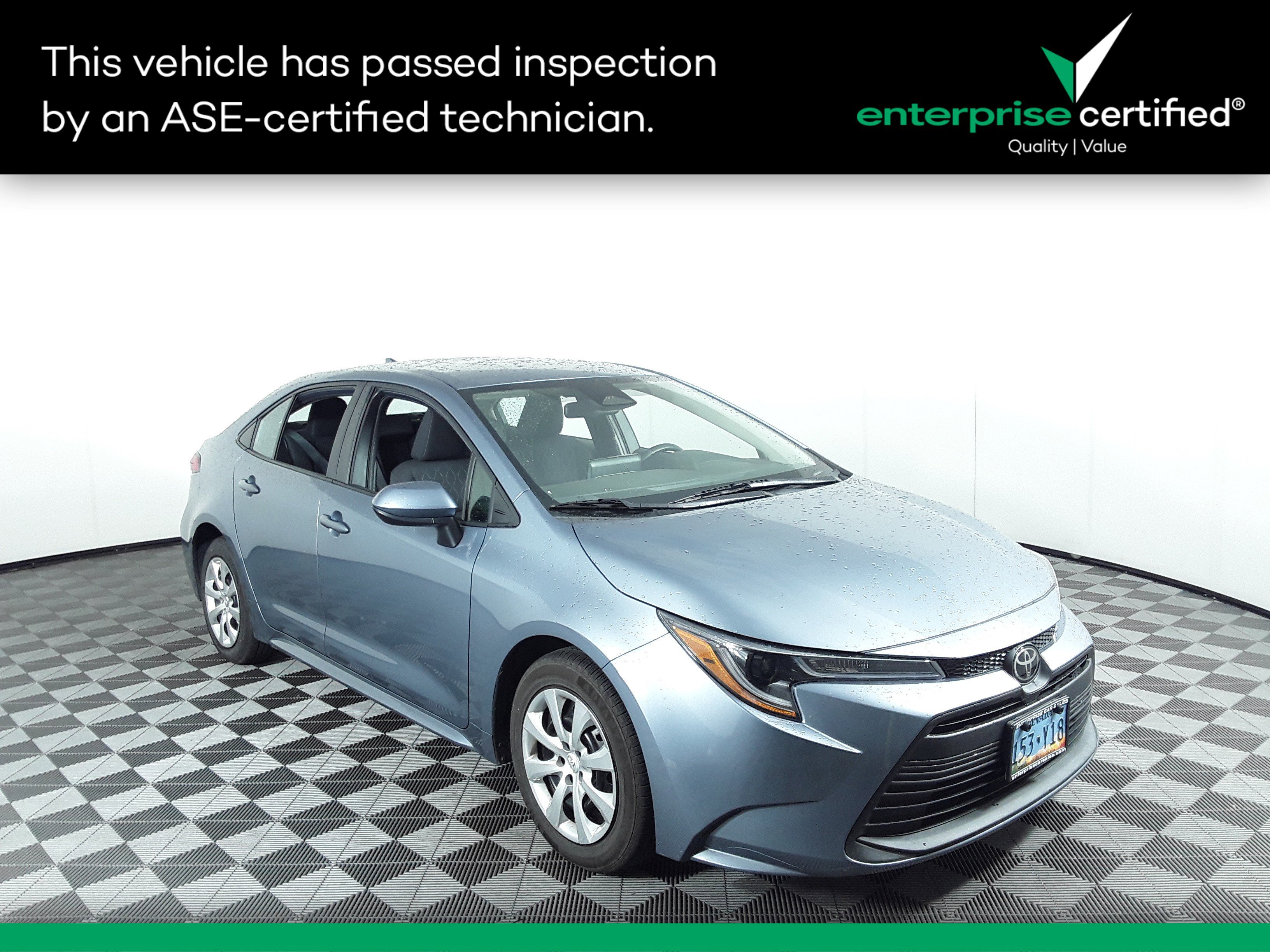 2023 Toyota Corolla LE's photo