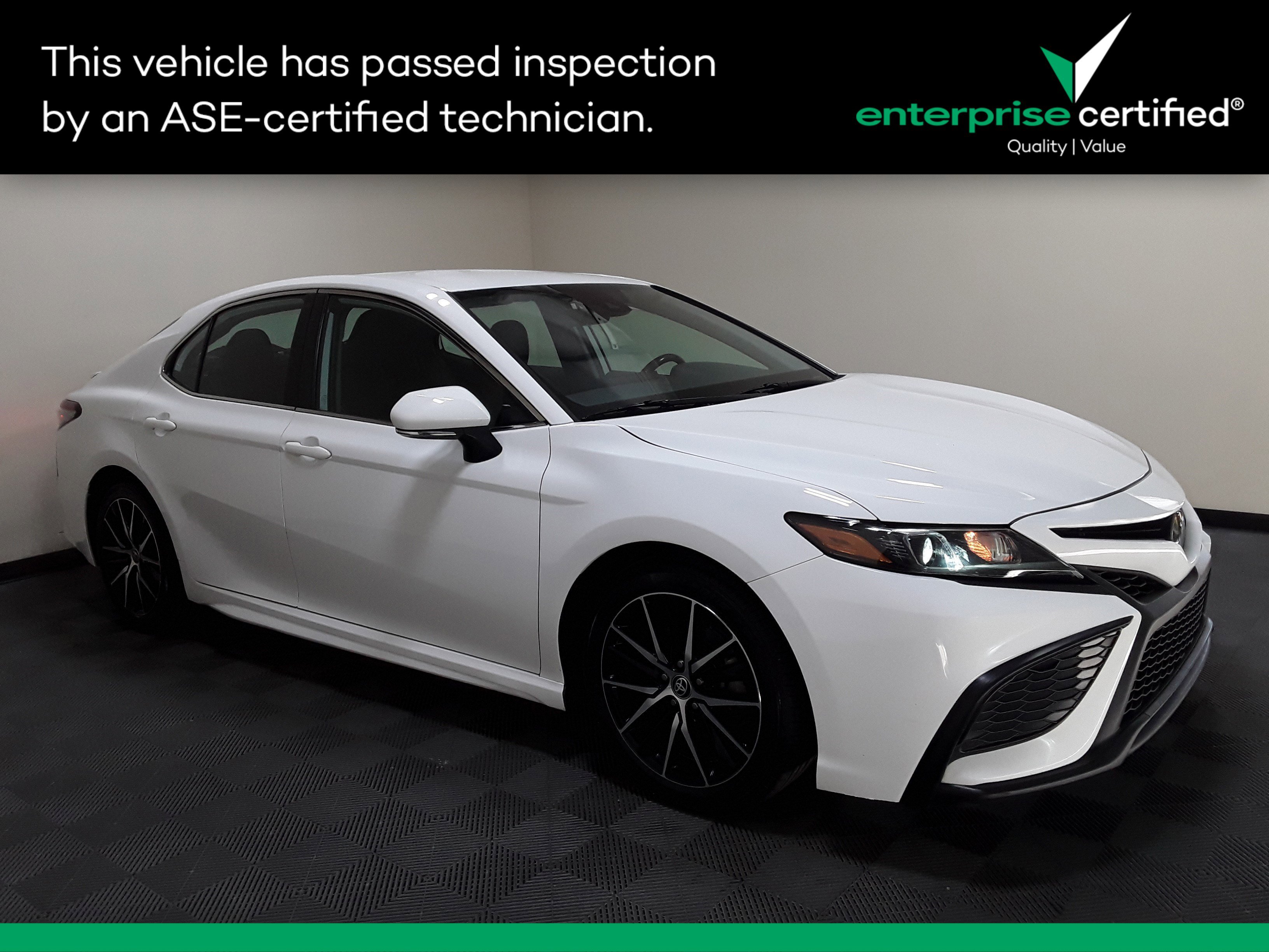 2022 Toyota Camry SE Auto