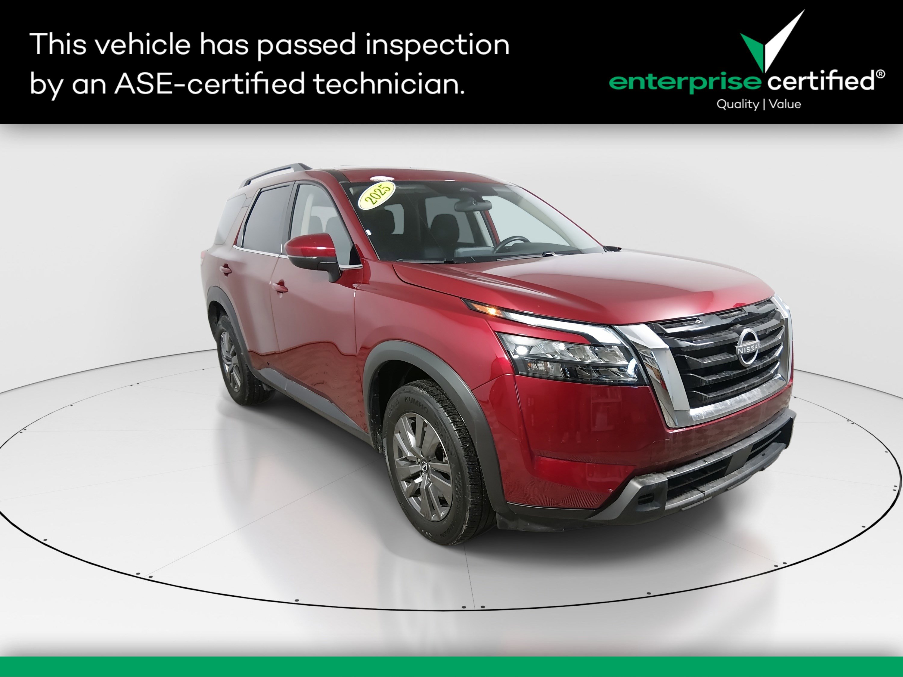 2025 Nissan Pathfinder SV's photo