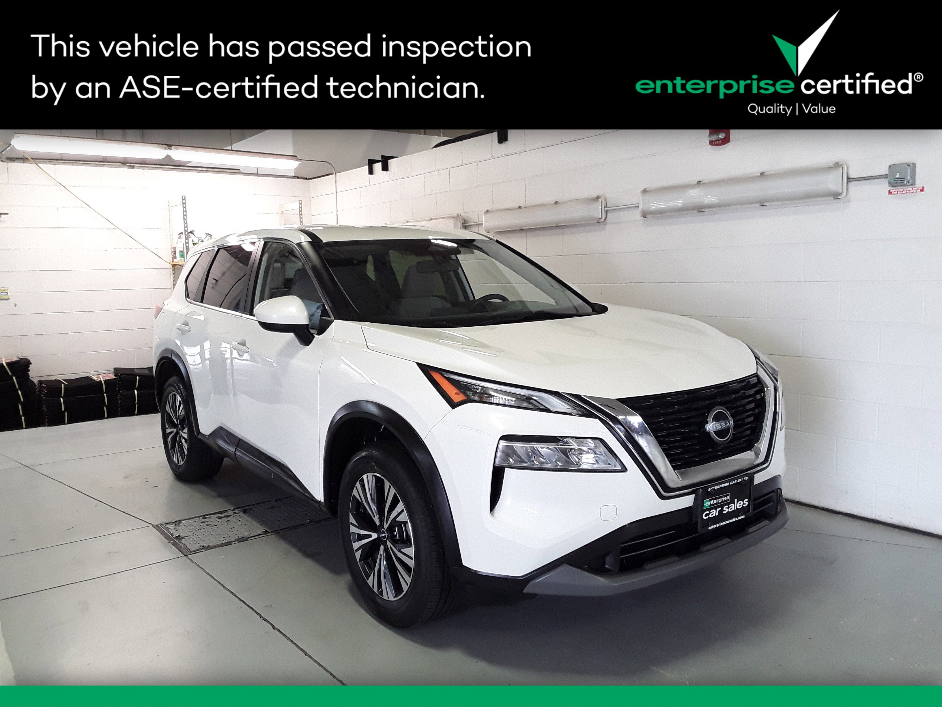 2023 Nissan Rogue SV's photo