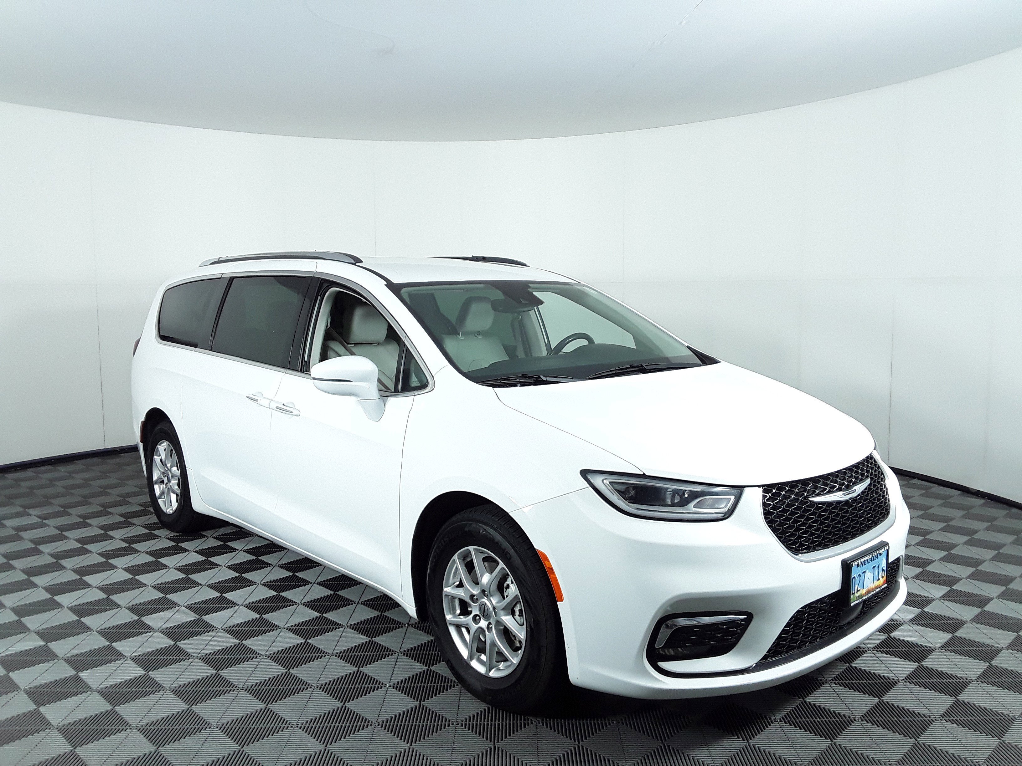 Used 2021 Chrysler Pacifica Touring L FWD