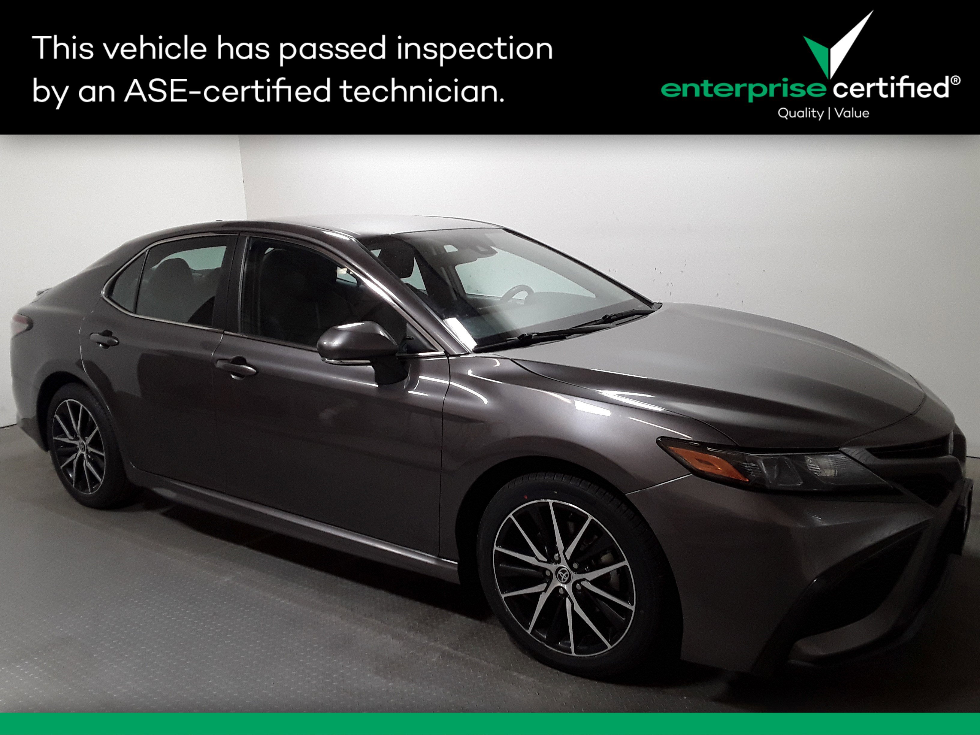 2023 Toyota Camry SE Auto