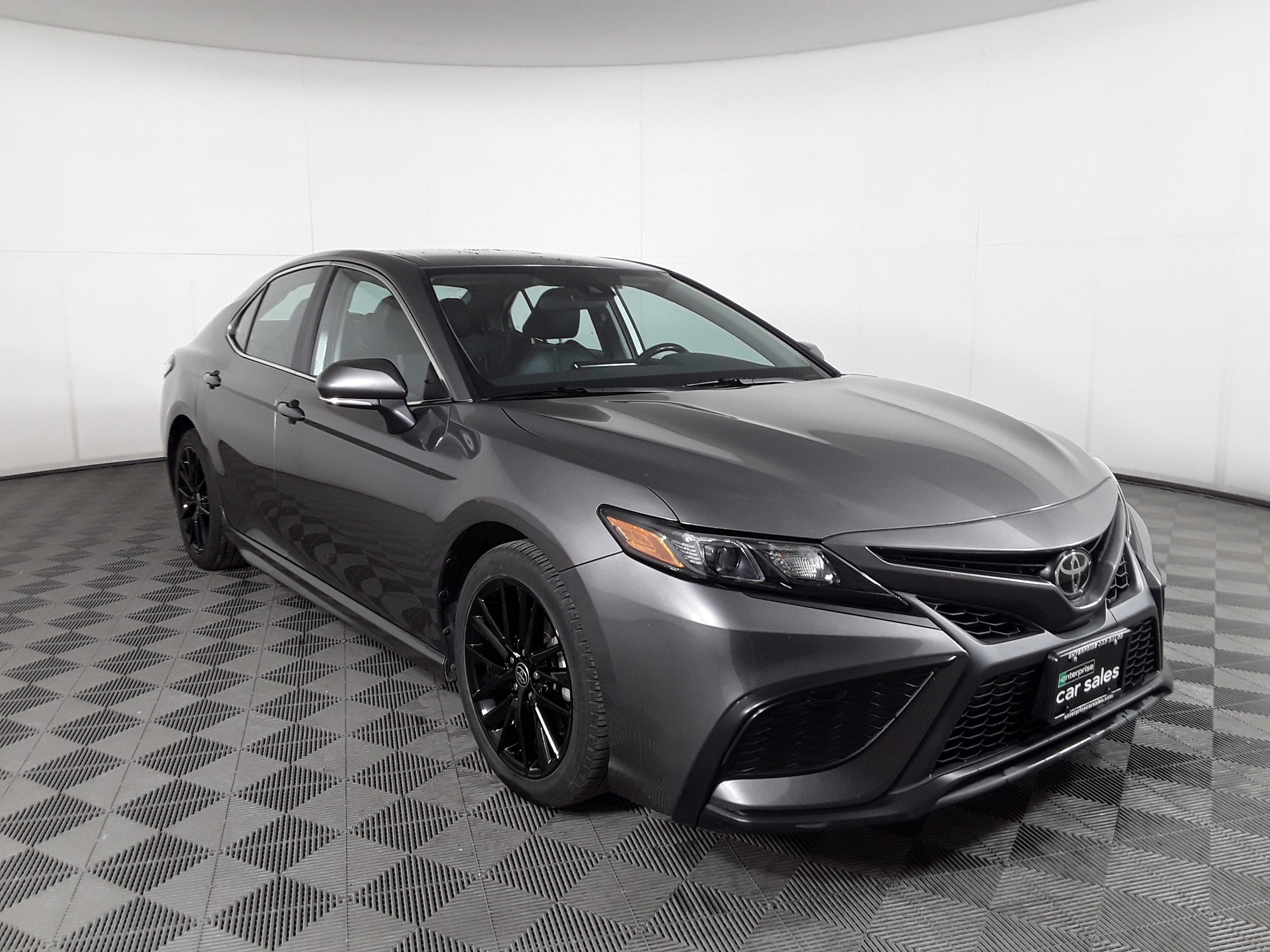 2022 Toyota Camry SE Auto