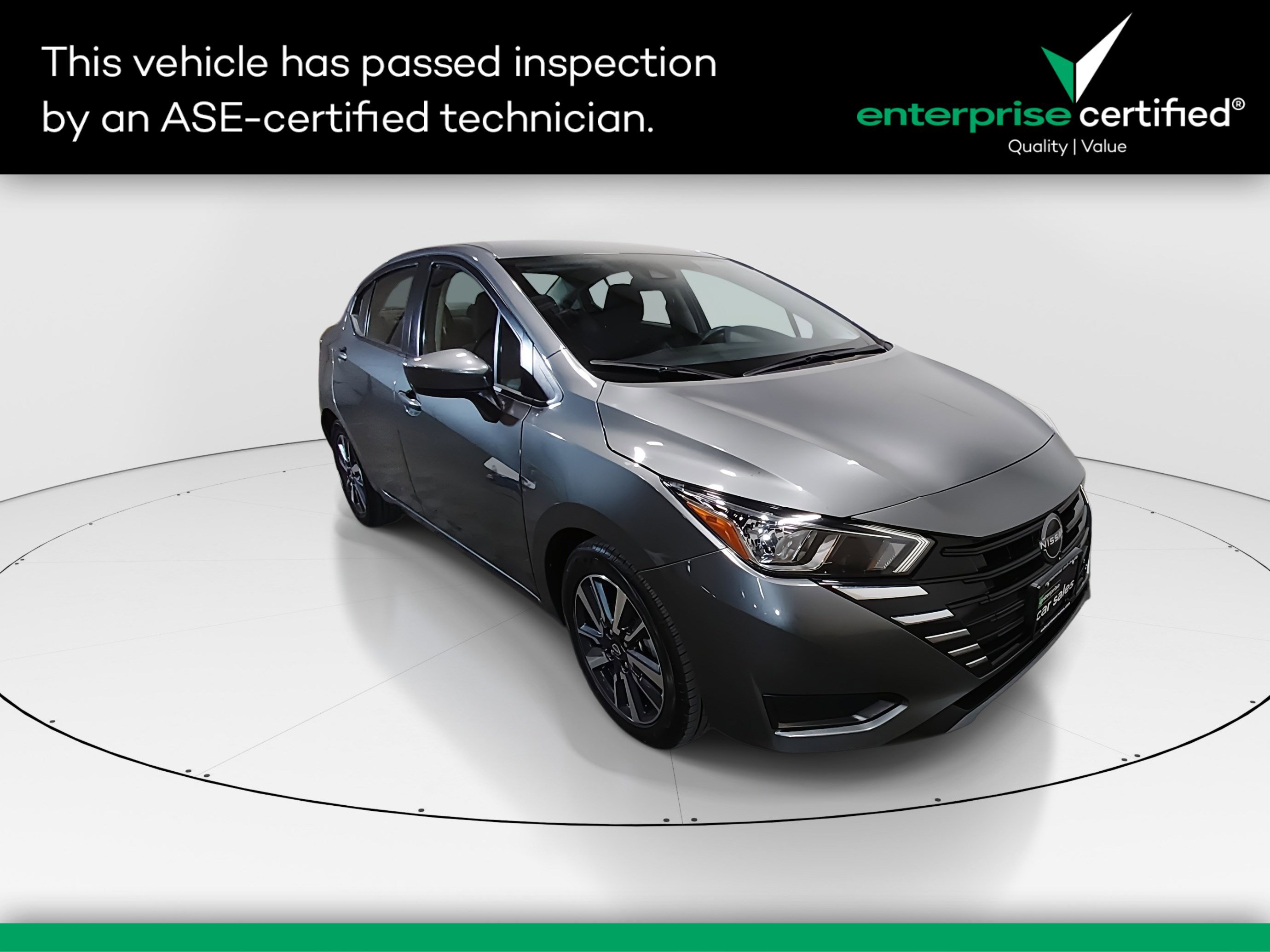 2023 Nissan Versa SV's photo