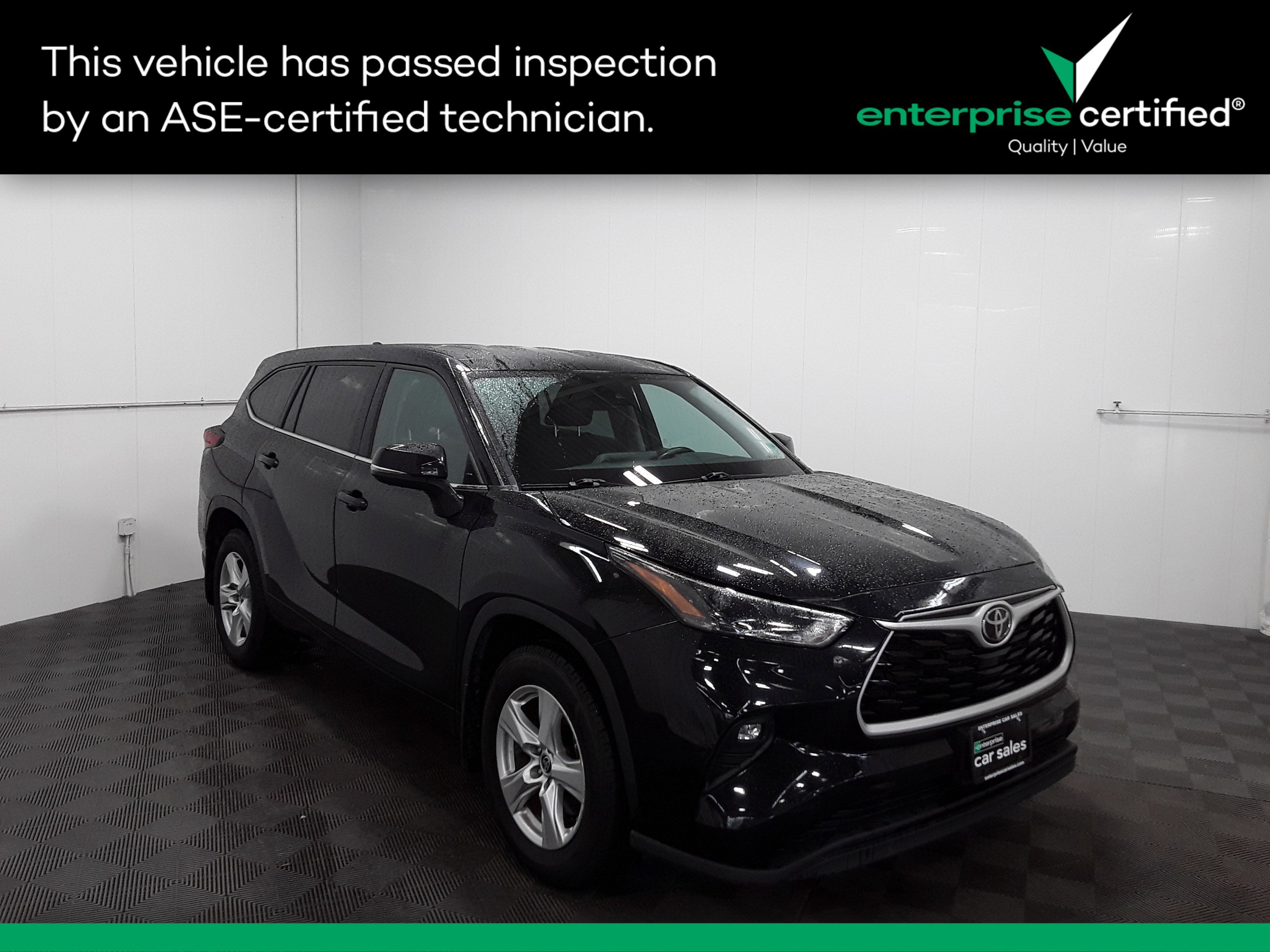 Used 2023 Toyota Highlander LE FWD