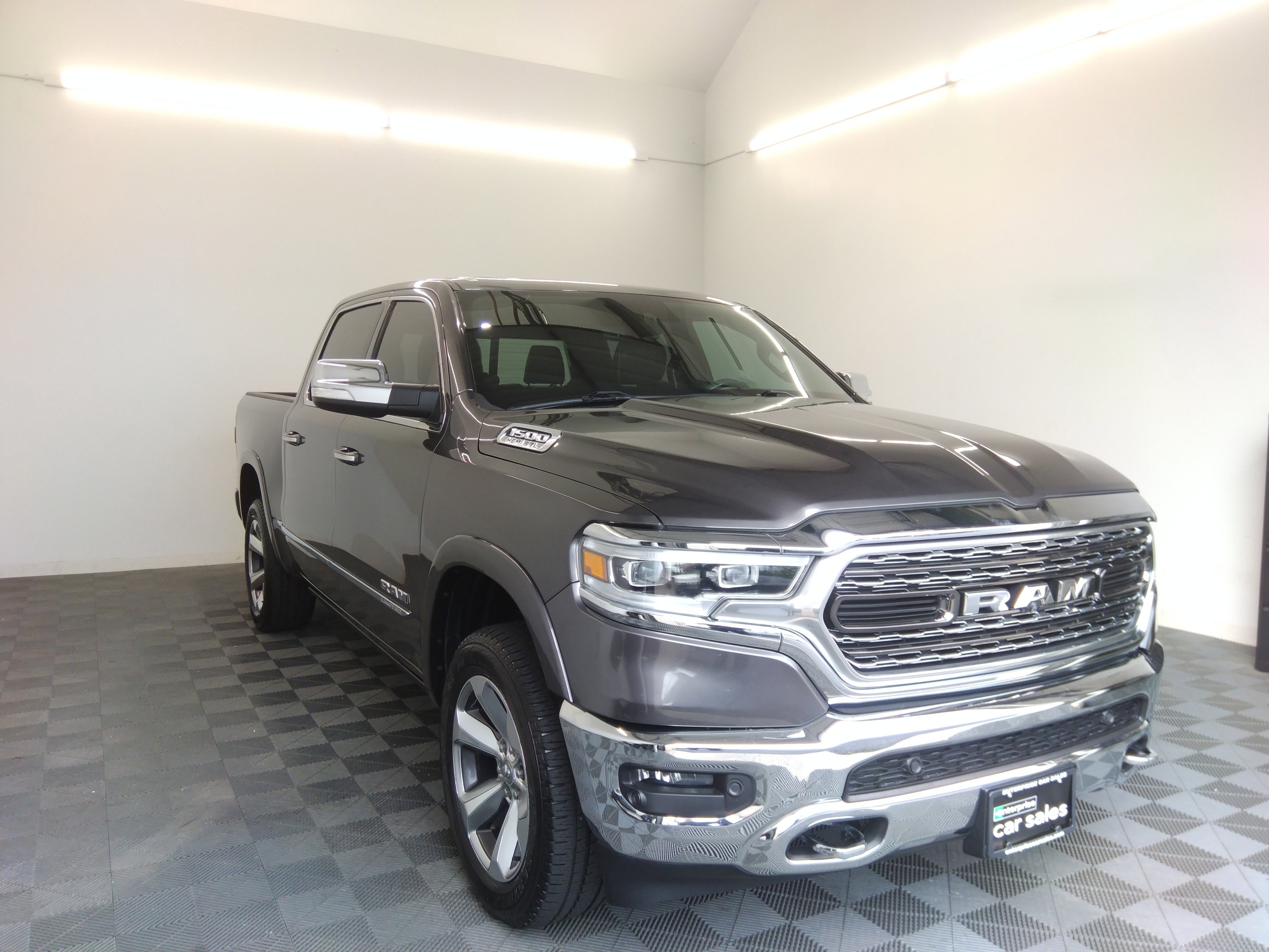 2019 Ram 1500 Limited 4x4 Crew Cab 5'7