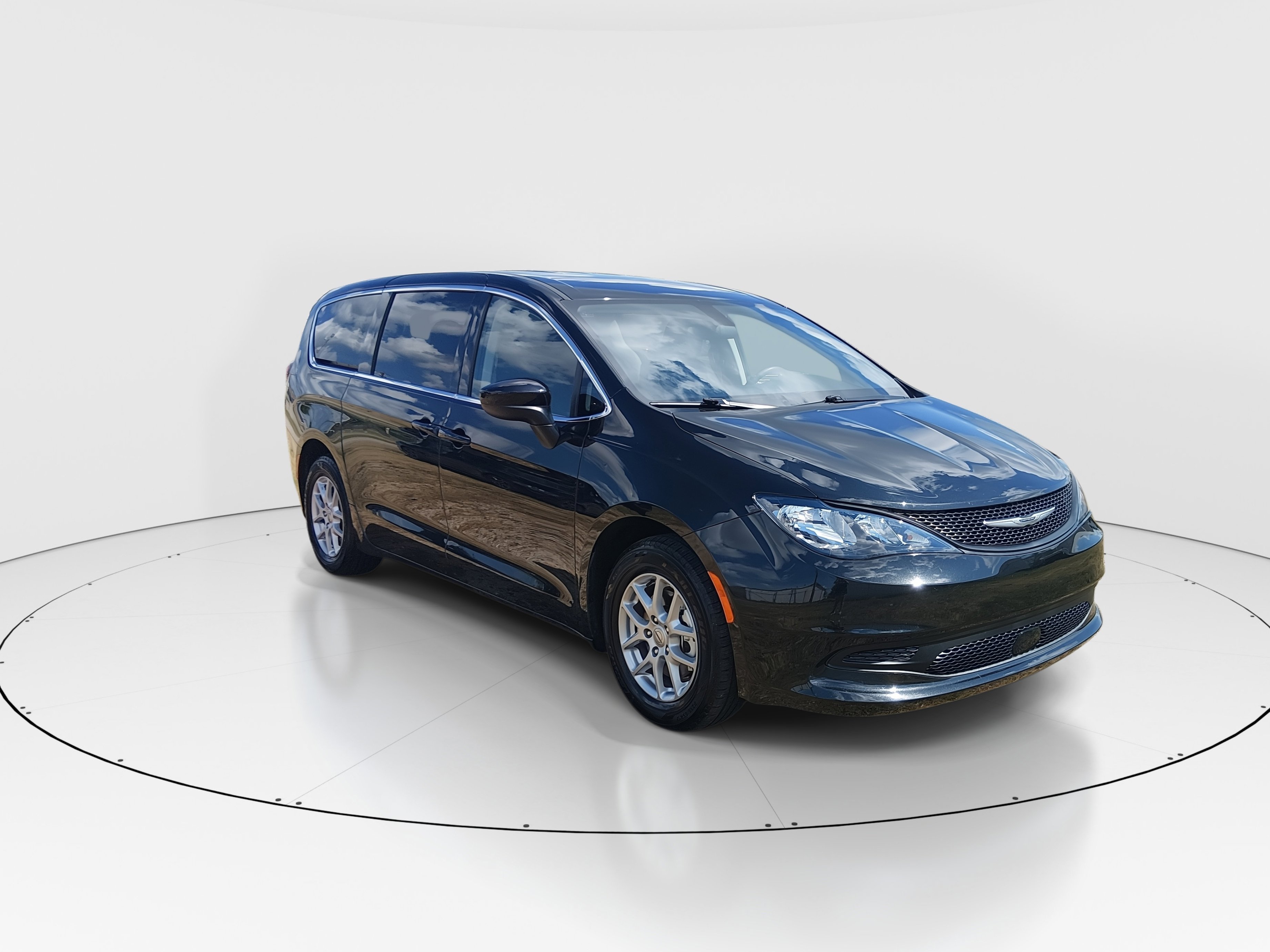 2022 Chrysler Voyager LX