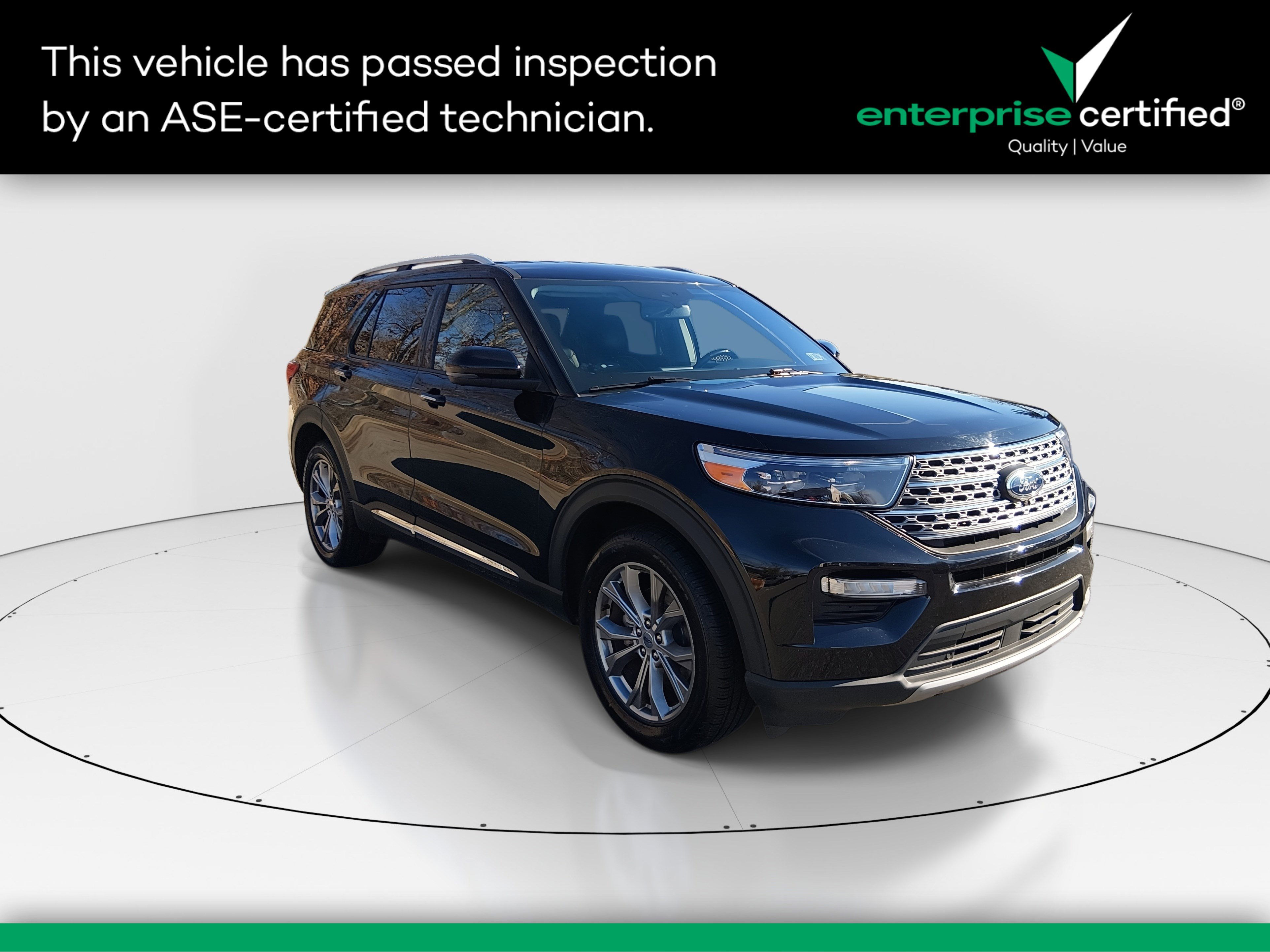 2022 Ford Explorer Limited's photo