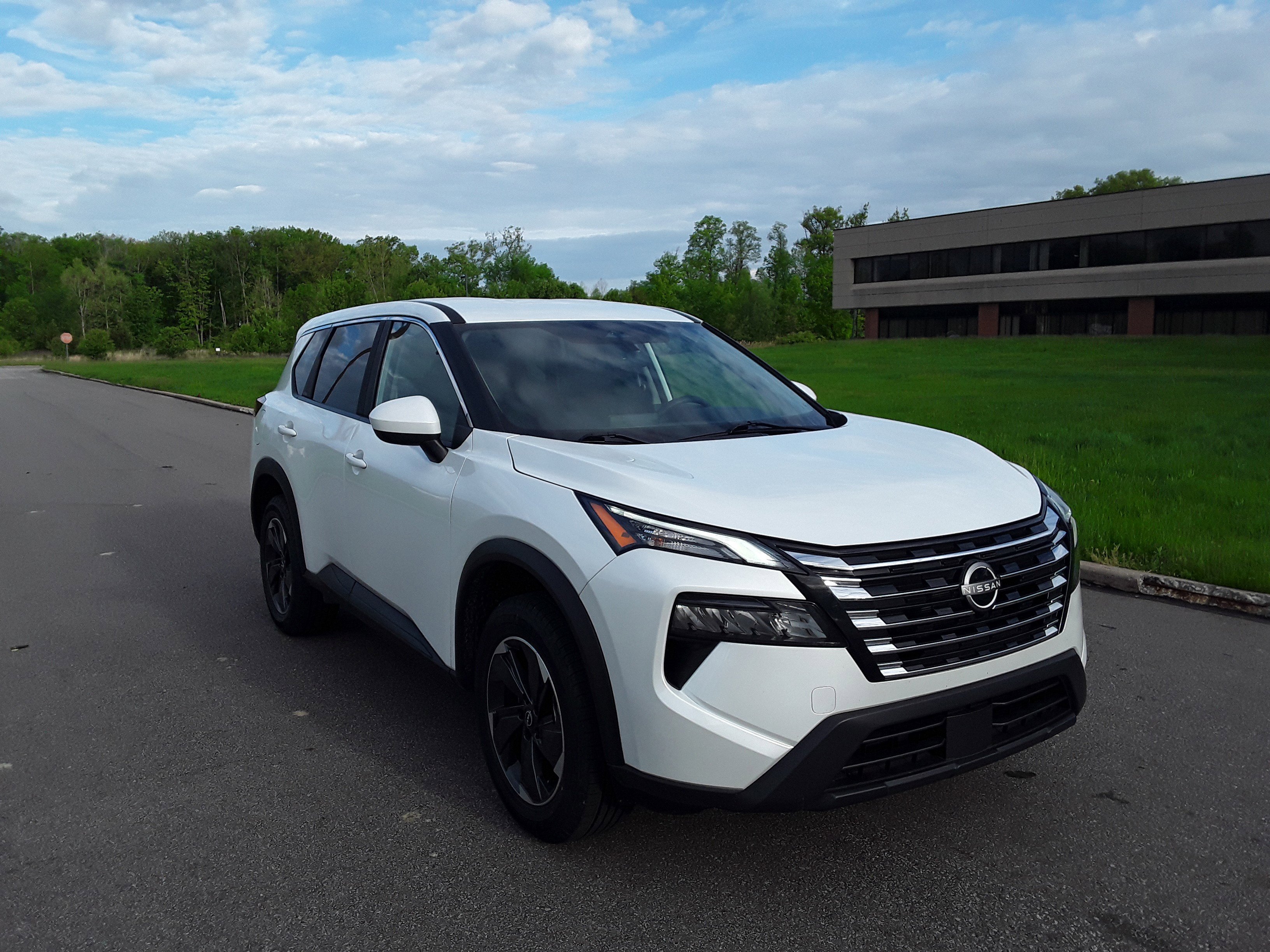 2024 Nissan Rogue AWD SV