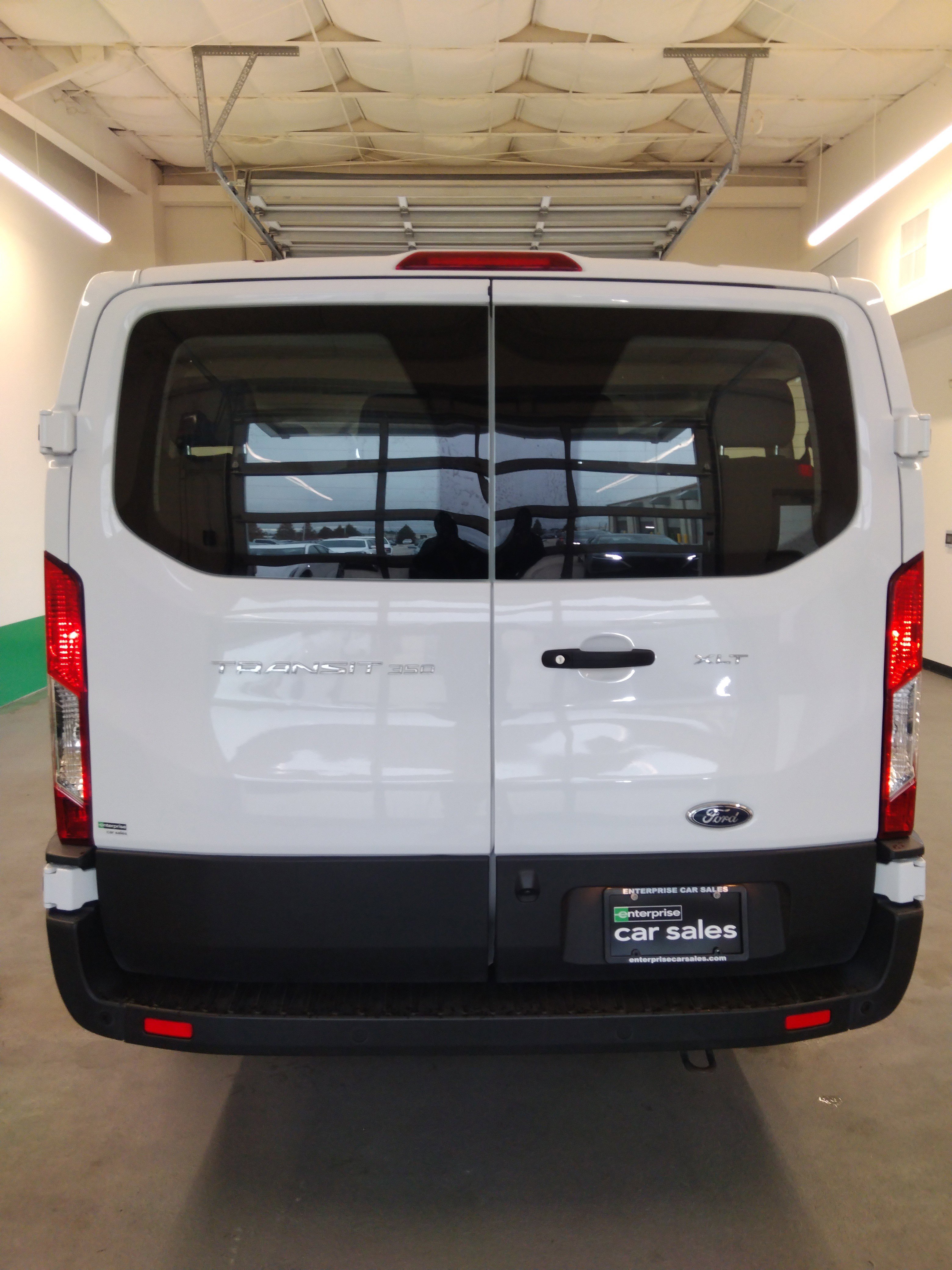 Image of Used 2022 Ford Transit Passenger Wagon T-350 148" Low Roof XLT RWD