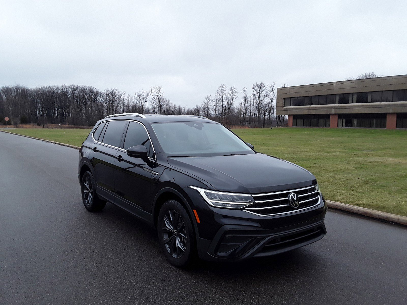 2022 Volkswagen Tiguan 2.0T SE FWD