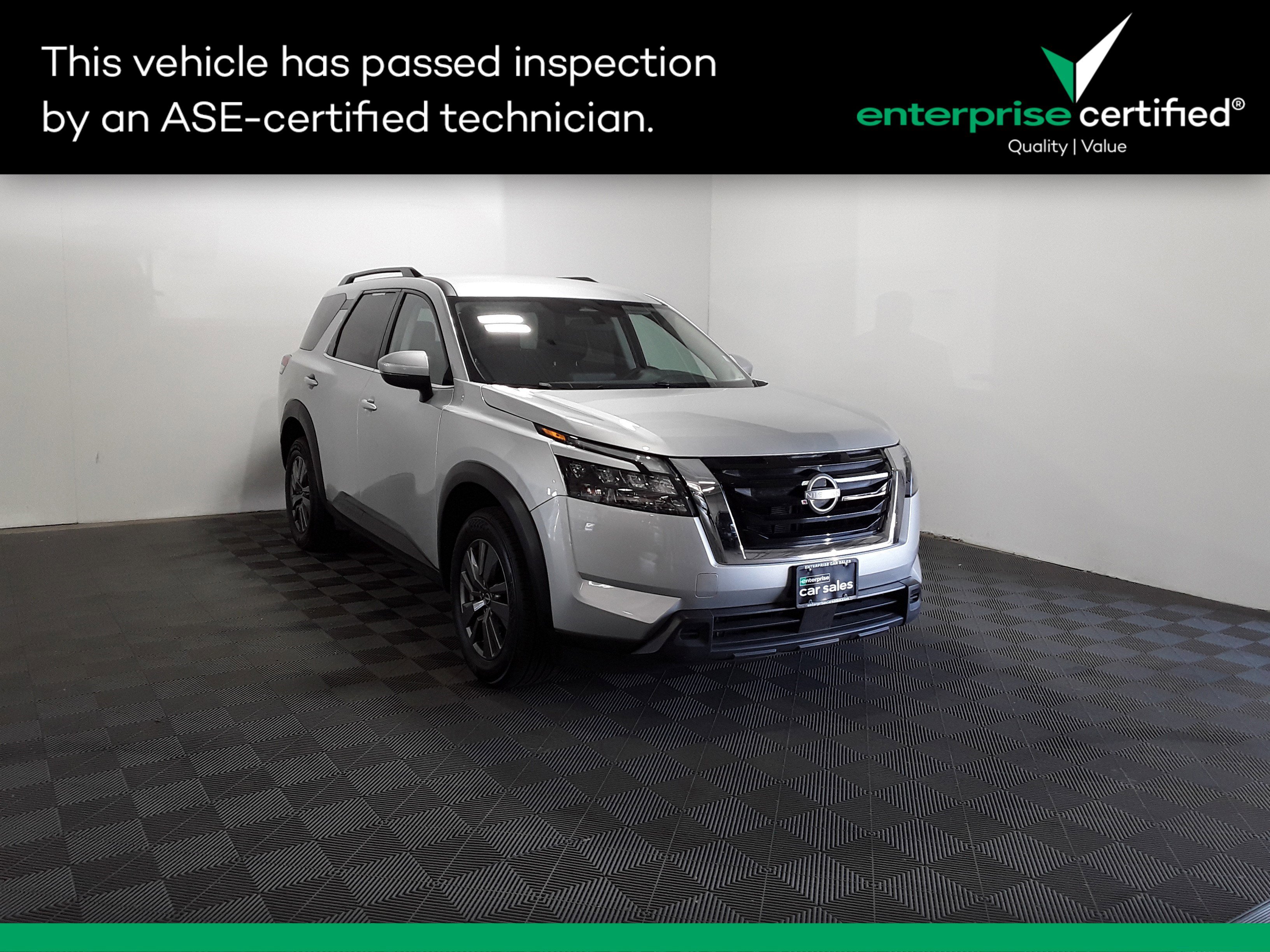 Used 2025 Nissan Pathfinder SV 4WD