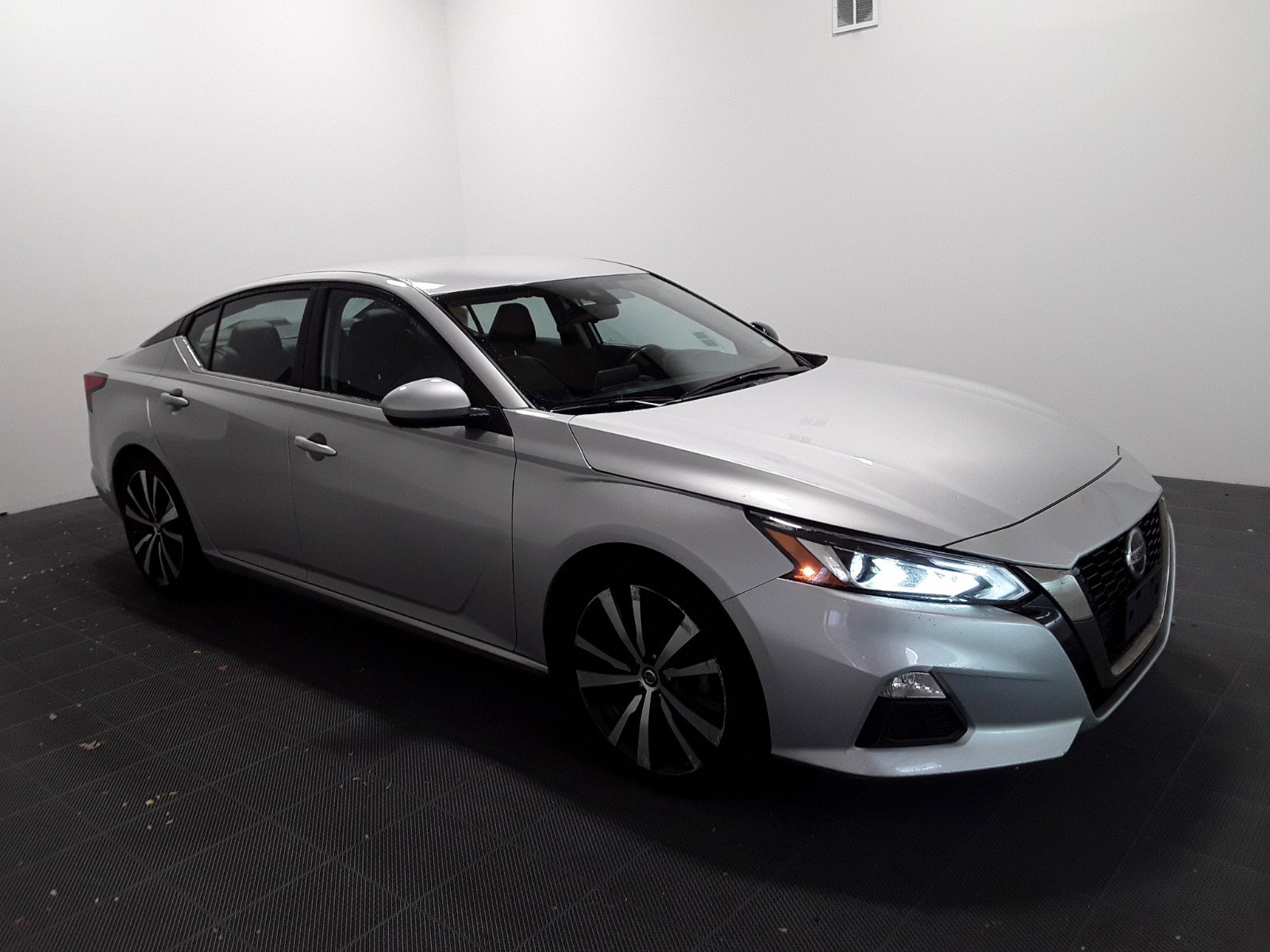 Used 2020 Nissan Altima 2.5 SR Sedan
