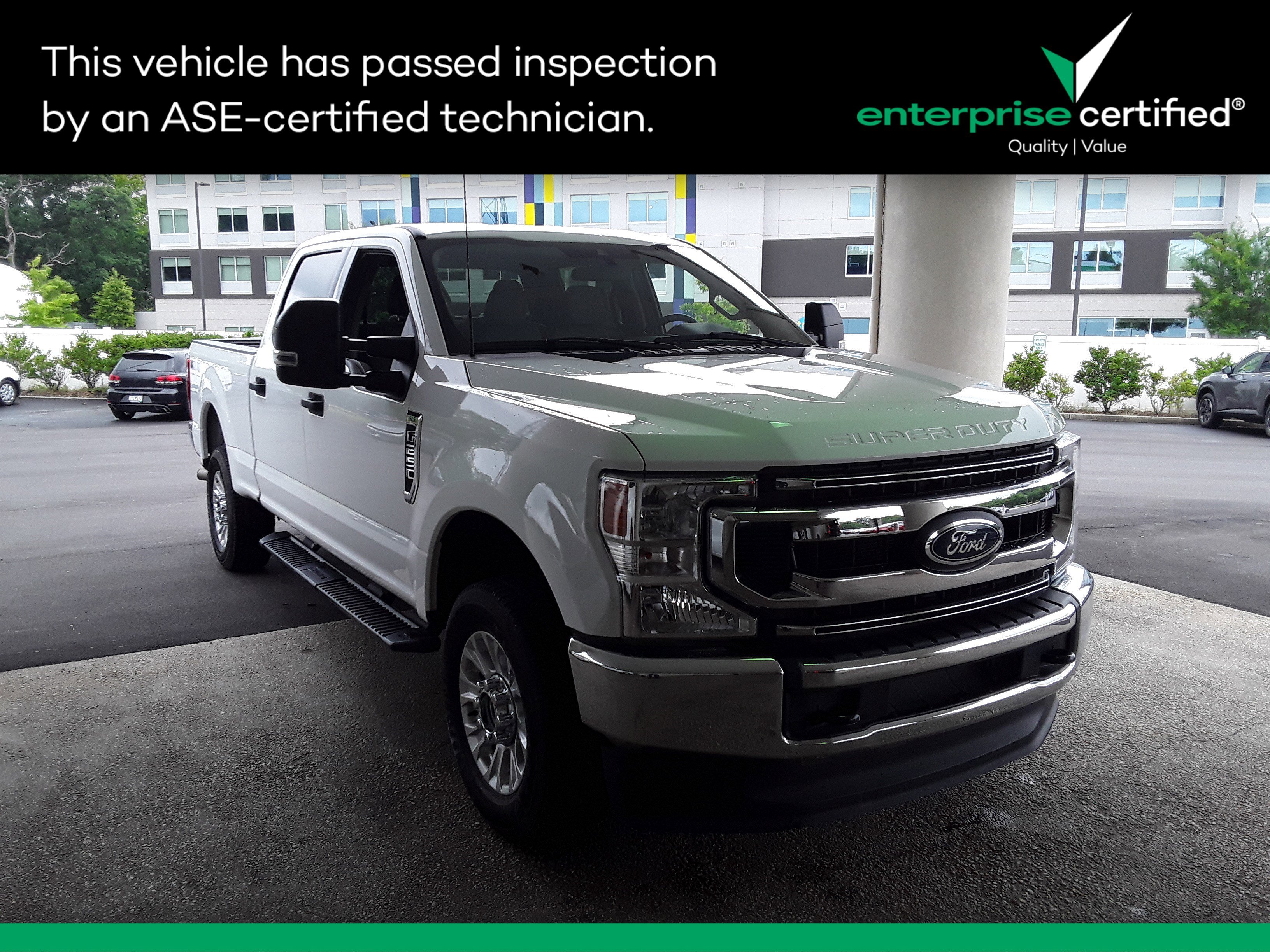 2022 Ford Super Duty F-250 SRW XLT 4WD Crew Cab 6.75' Box