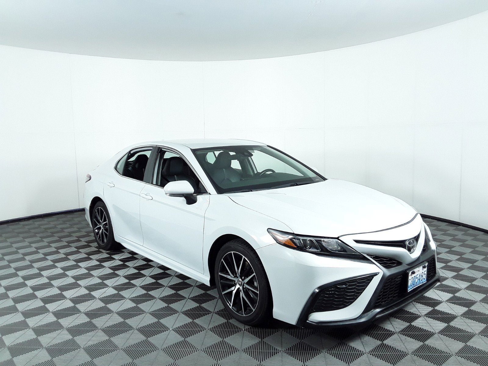 2022 Toyota Camry SE Auto