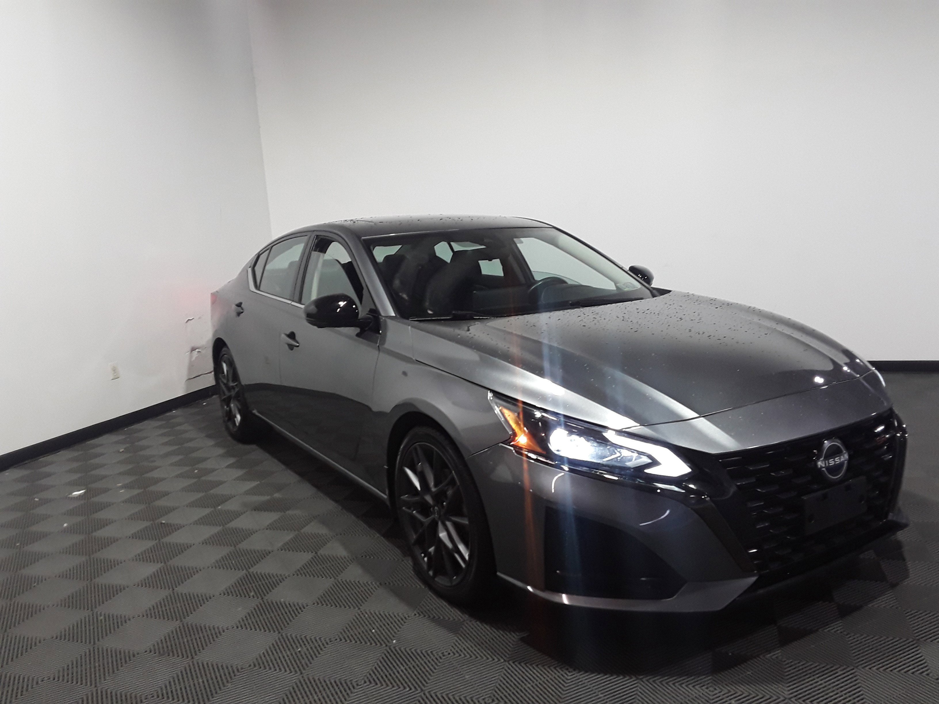 2023 Nissan Altima 2.0 SR Sedan