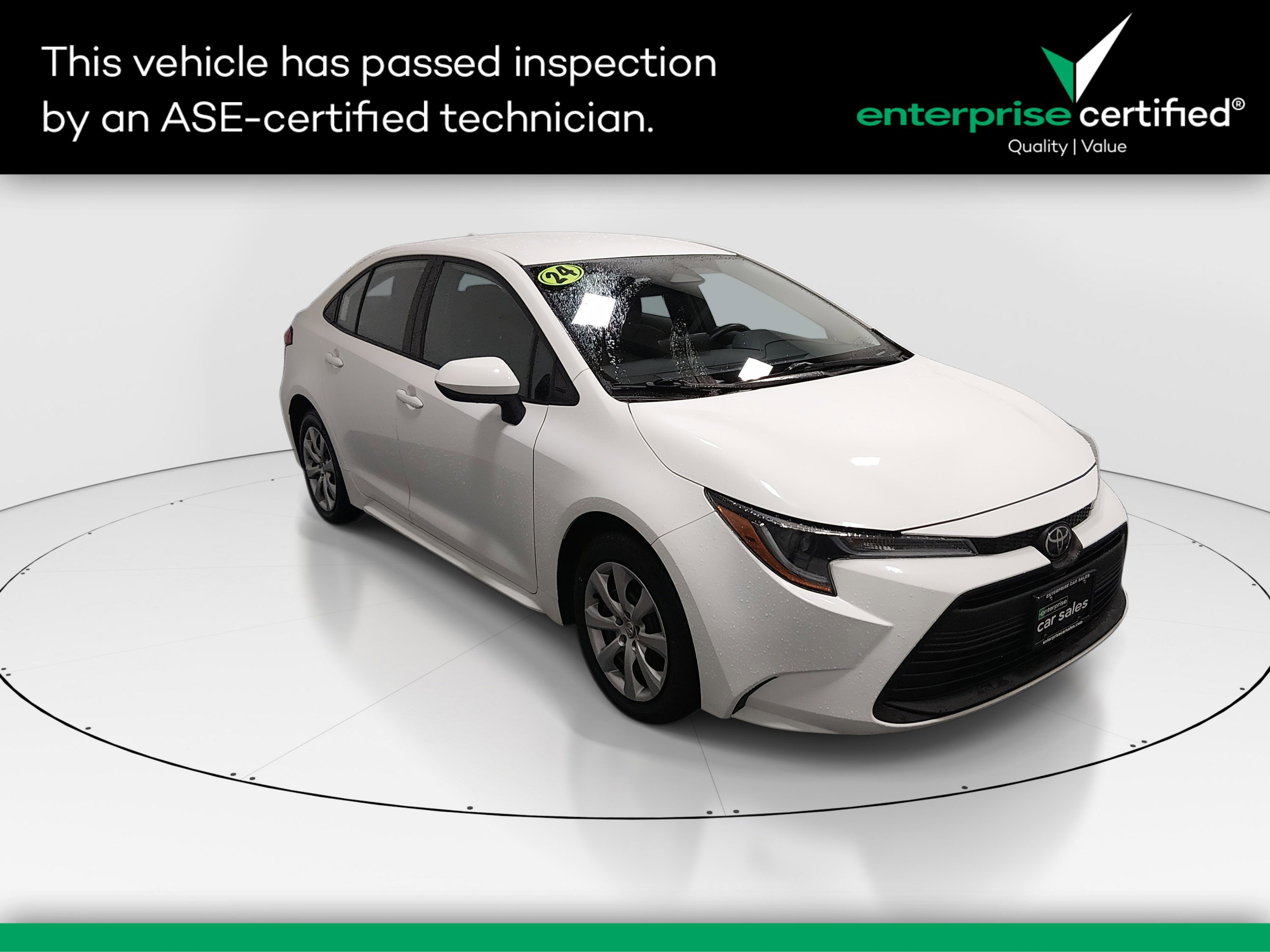 2024 Toyota Corolla LE's photo