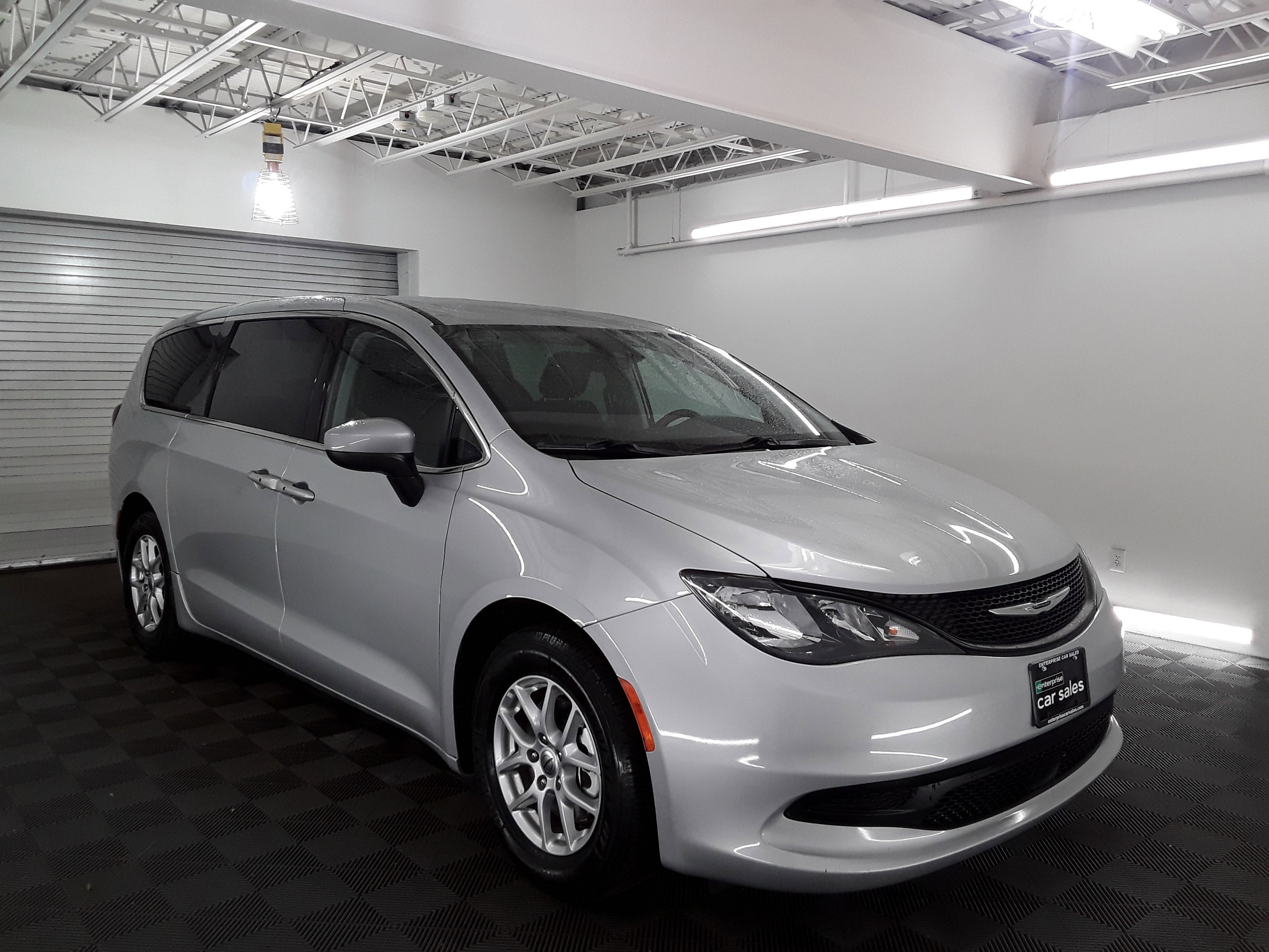 2023 Chrysler Voyager LX FWD