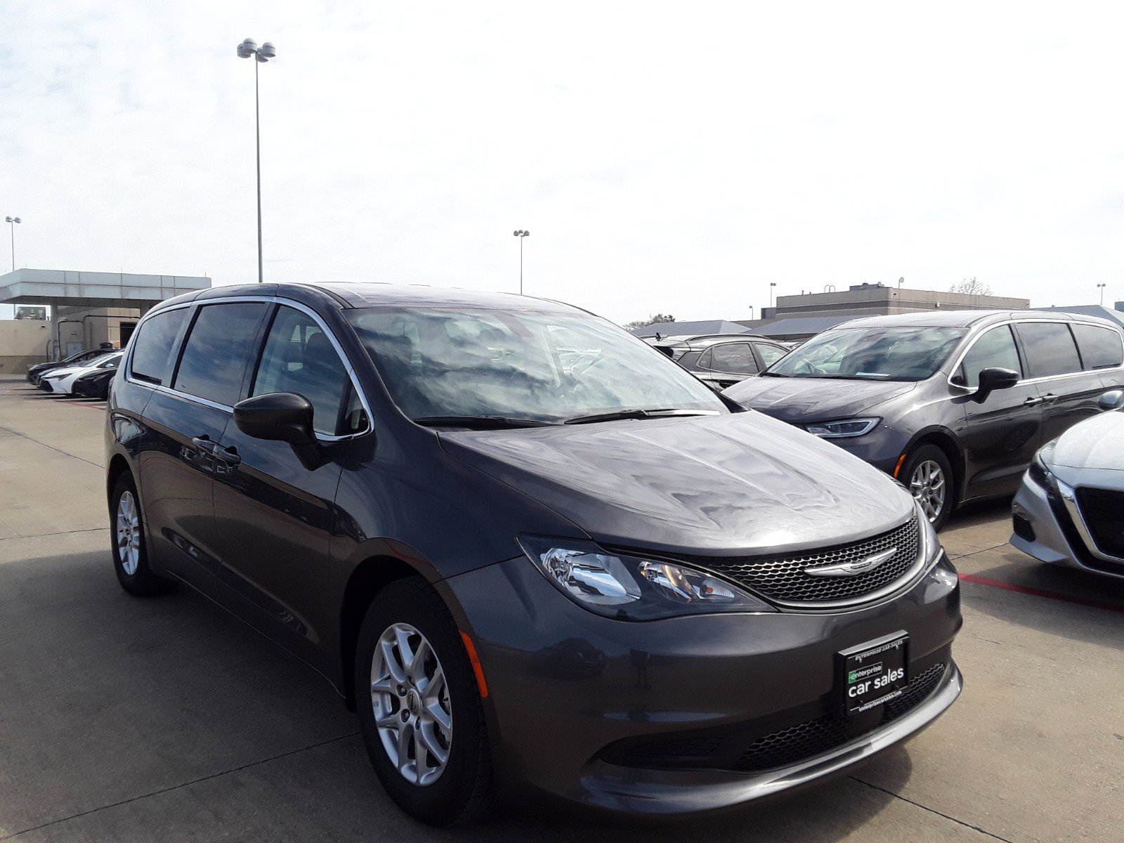 2022 Chrysler Voyager LX FWD