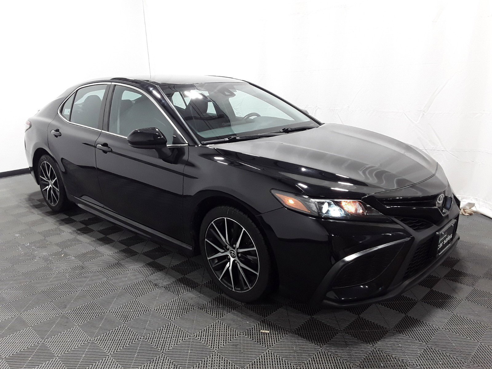 2021 Toyota Camry SE Auto