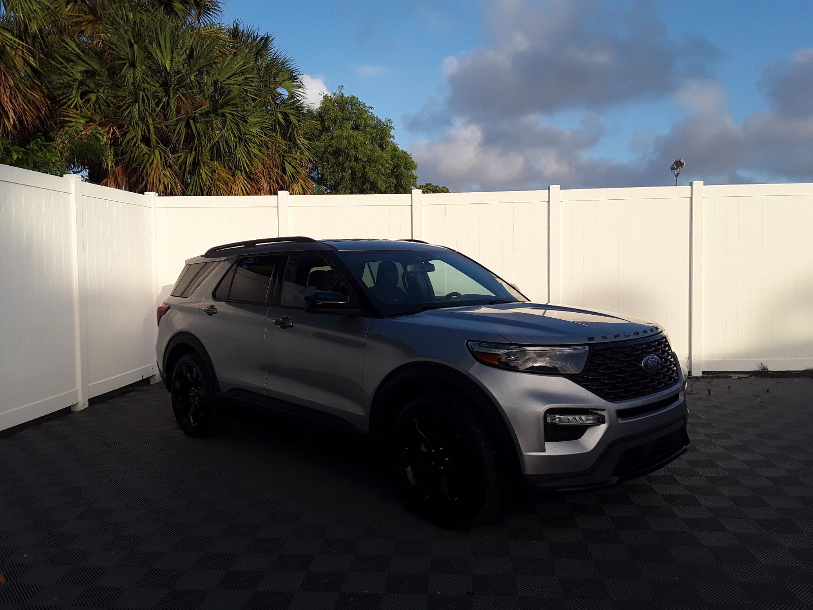 2022 Ford Explorer ST-Line RWD