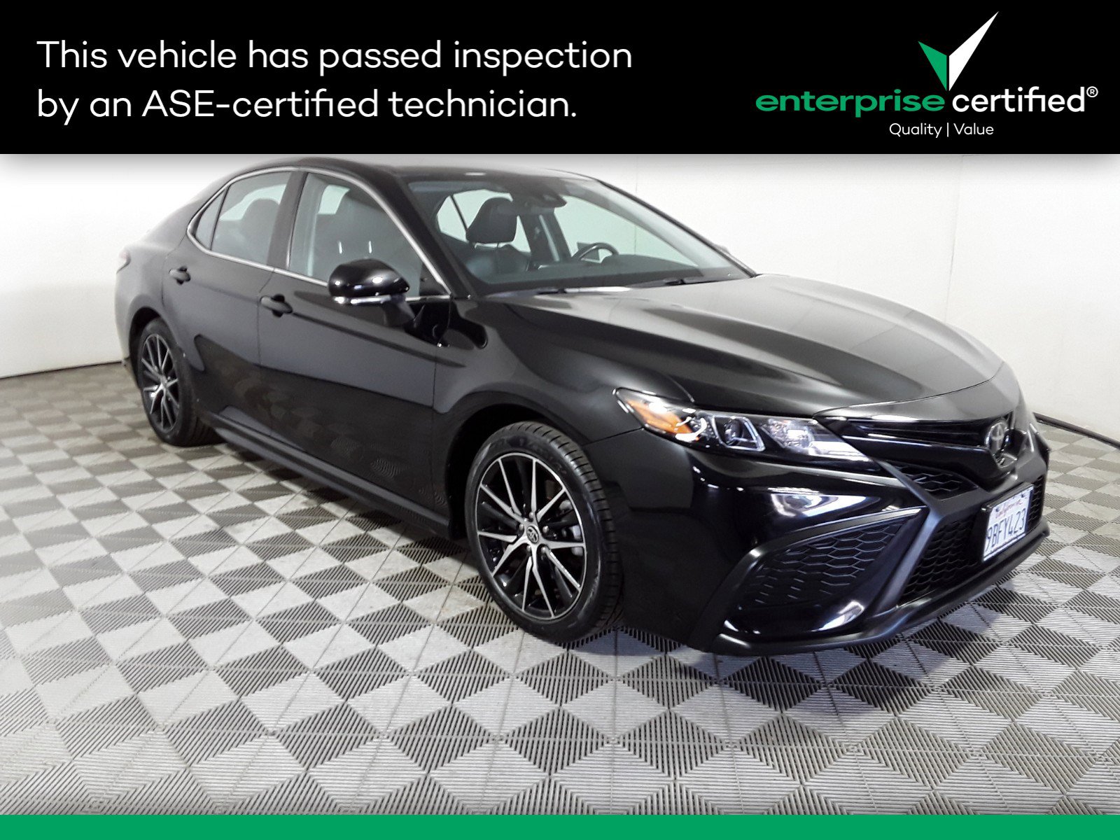 Used 2022 Toyota Camry SE Auto