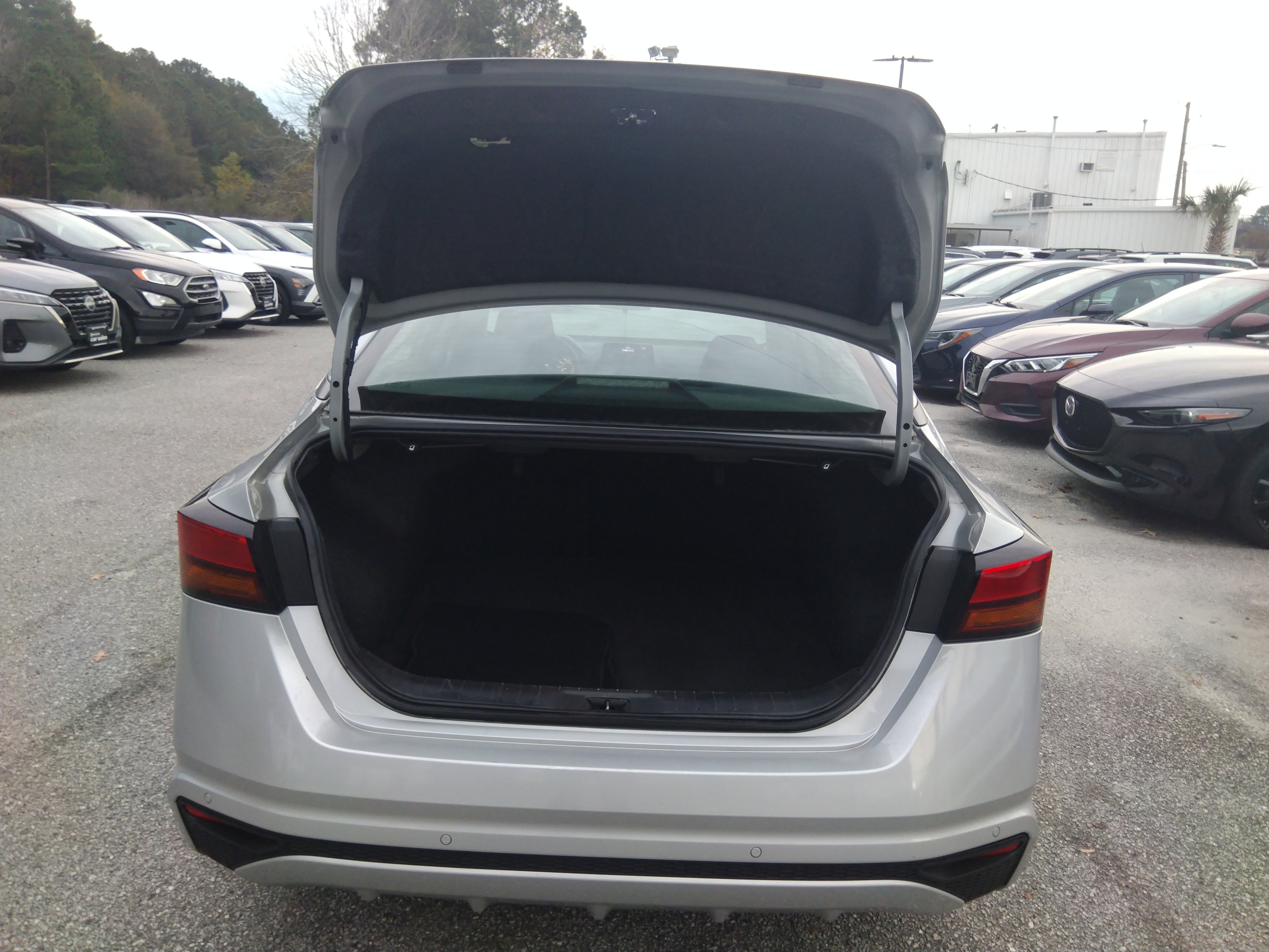 Image of Used 2023 Nissan Altima 2.5 SV Sedan