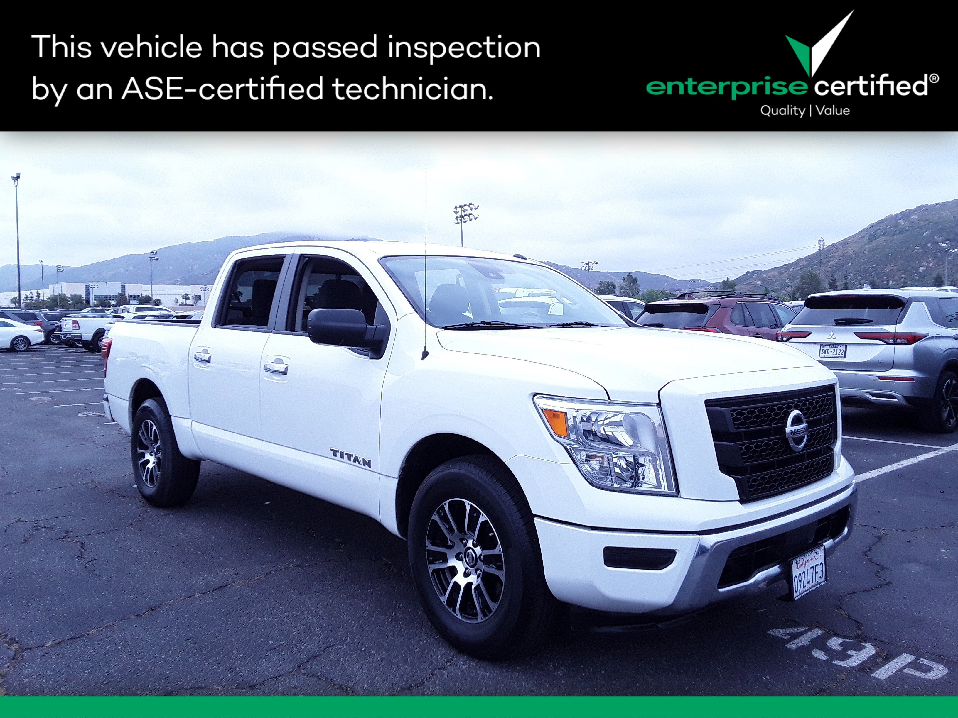 2021 Nissan Titan 4x2 Crew Cab SV