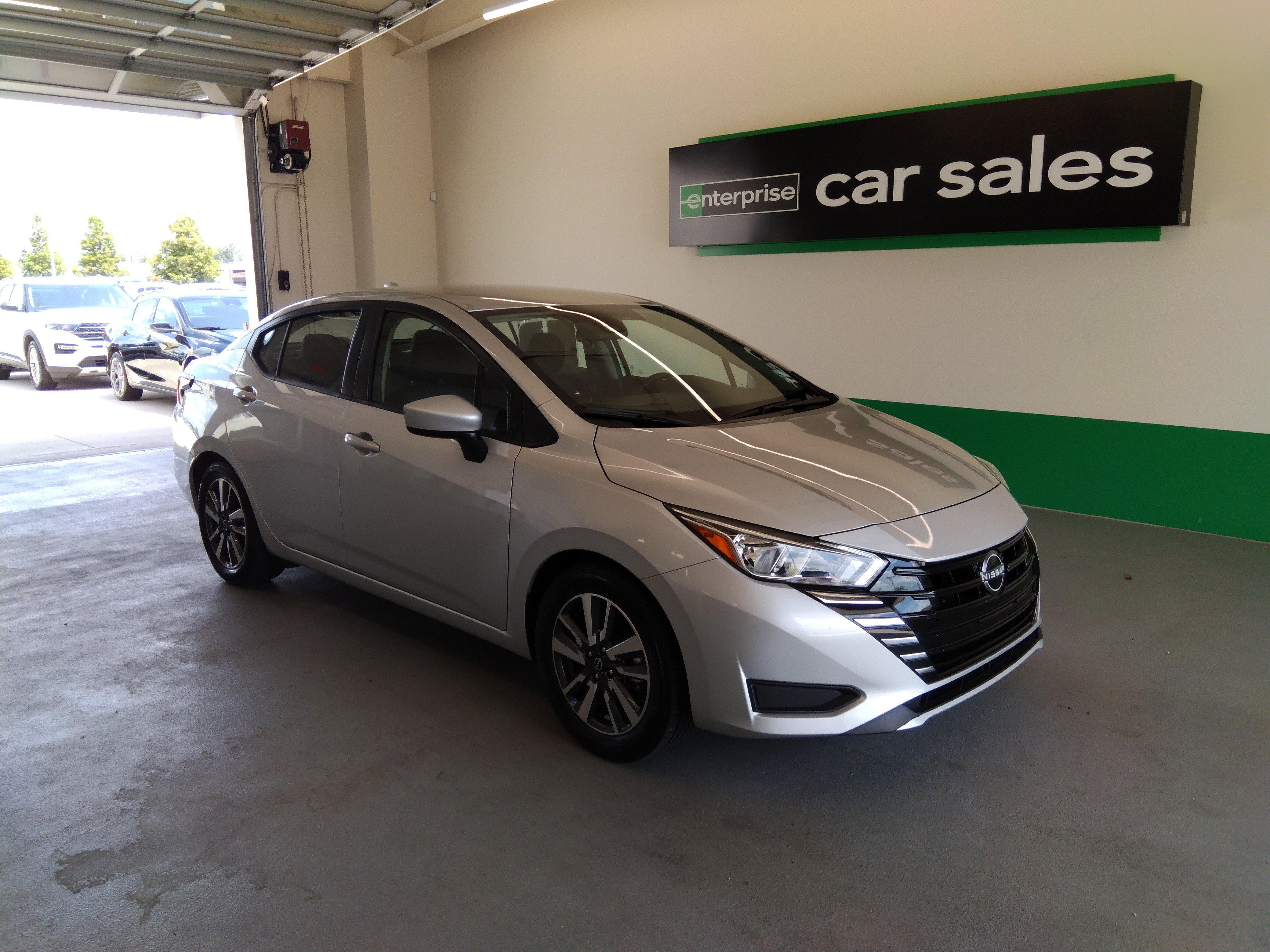 2023 Nissan Versa SV CVT