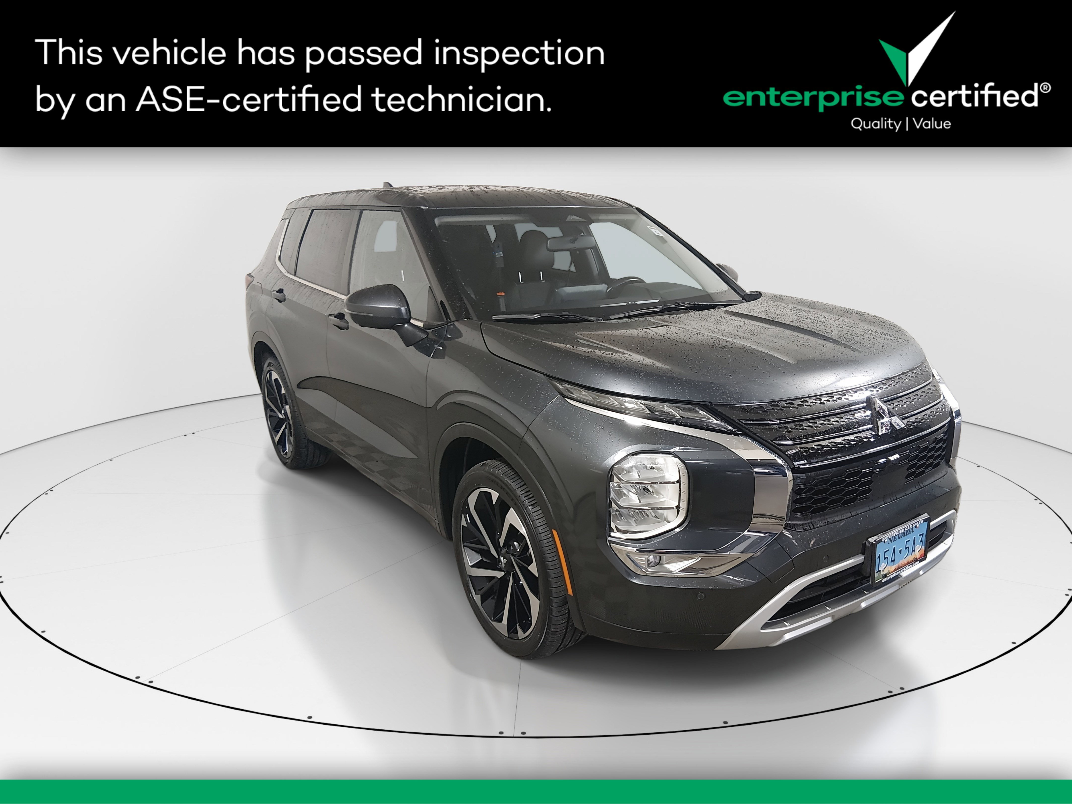 2024 Mitsubishi Outlander SE's photo