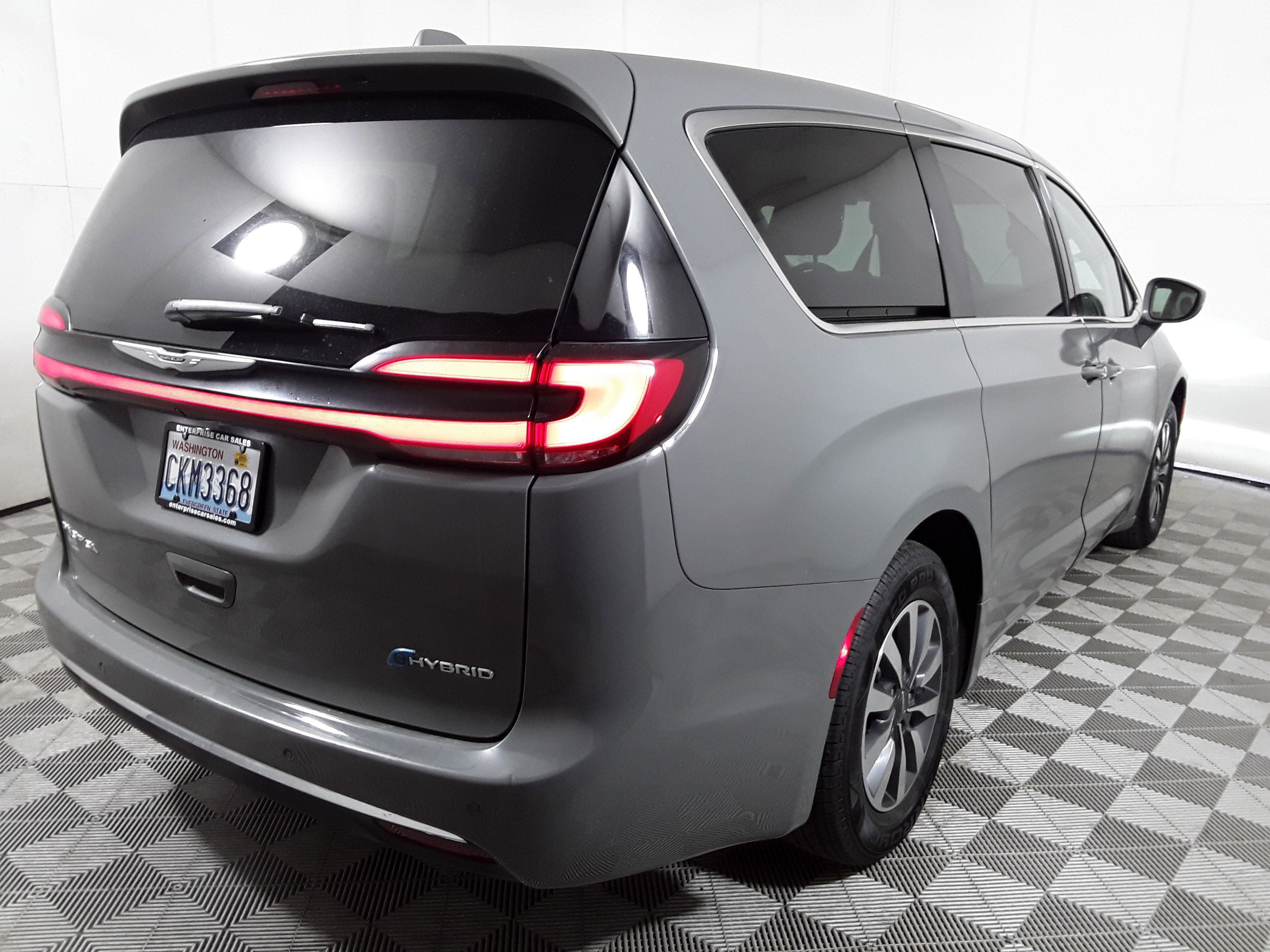Image 2 of Used 2022 Chrysler Pacifica Hybrid Touring L FWD