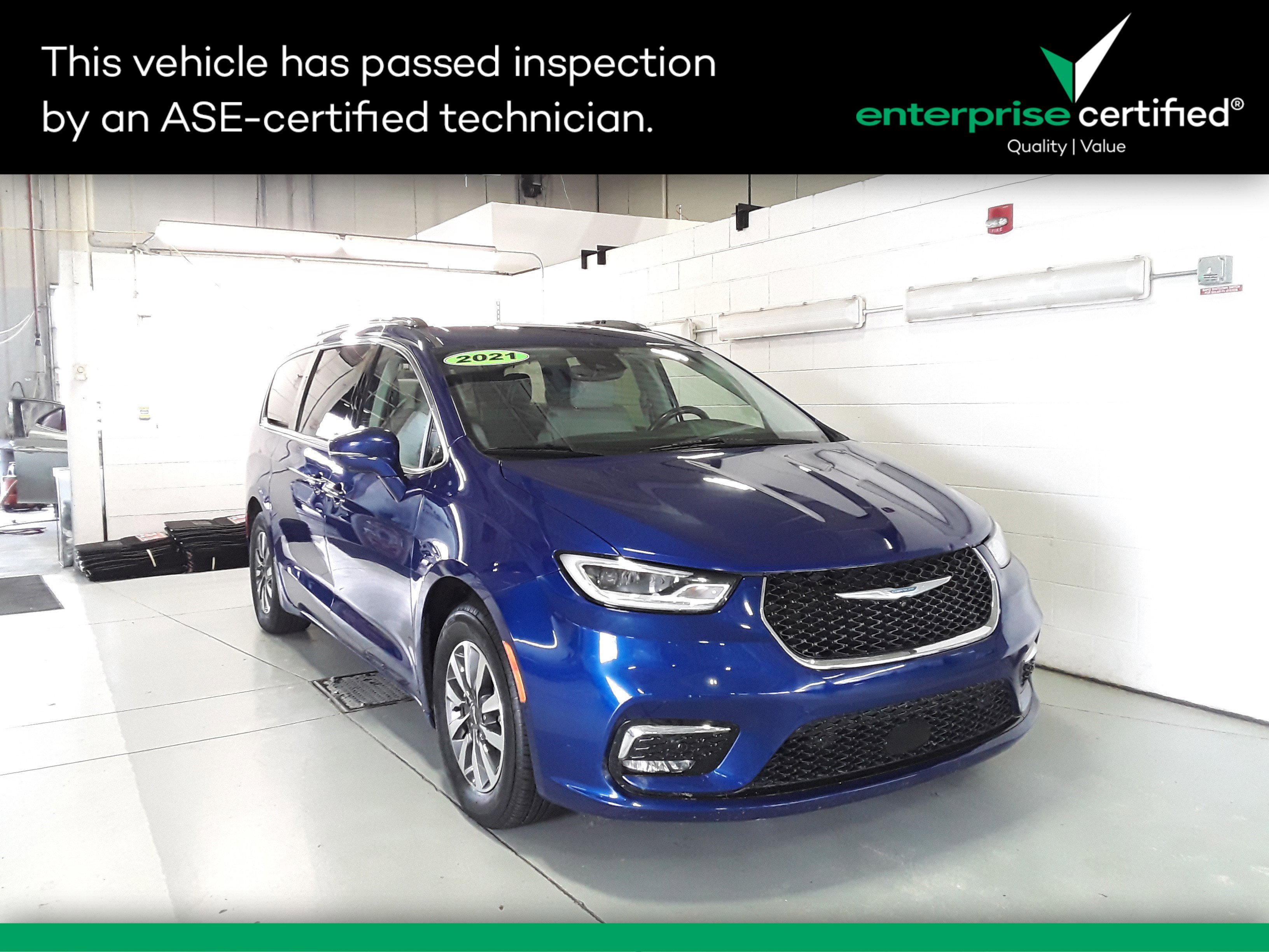 2021 Chrysler Pacifica Hybrid Touring L's photo