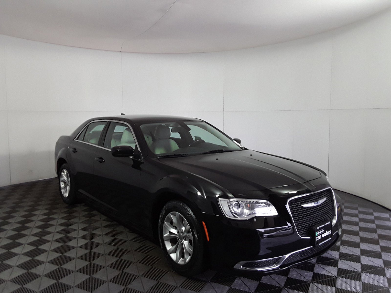 2022 Chrysler 300 Touring RWD