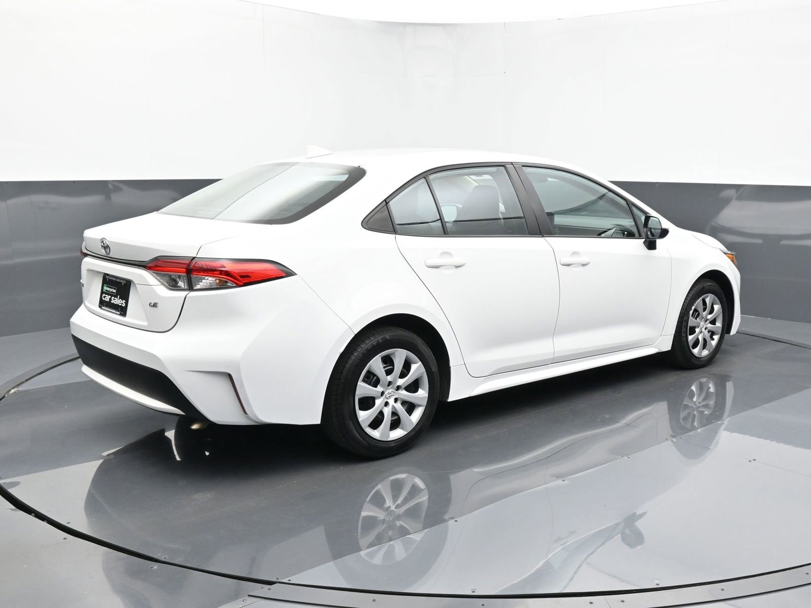 2022 Toyota Corolla LE photo 2