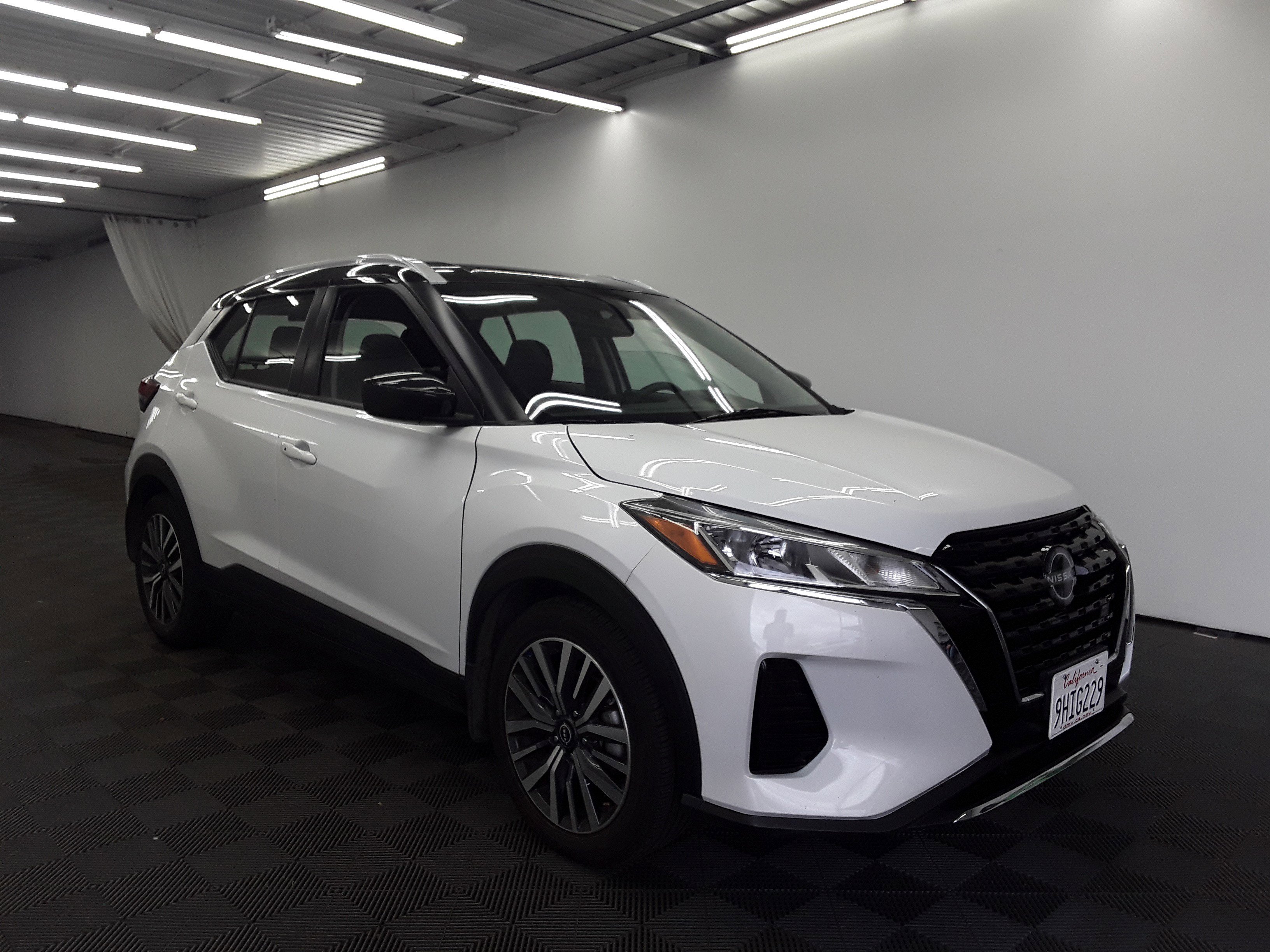 2023 Nissan Kicks SV